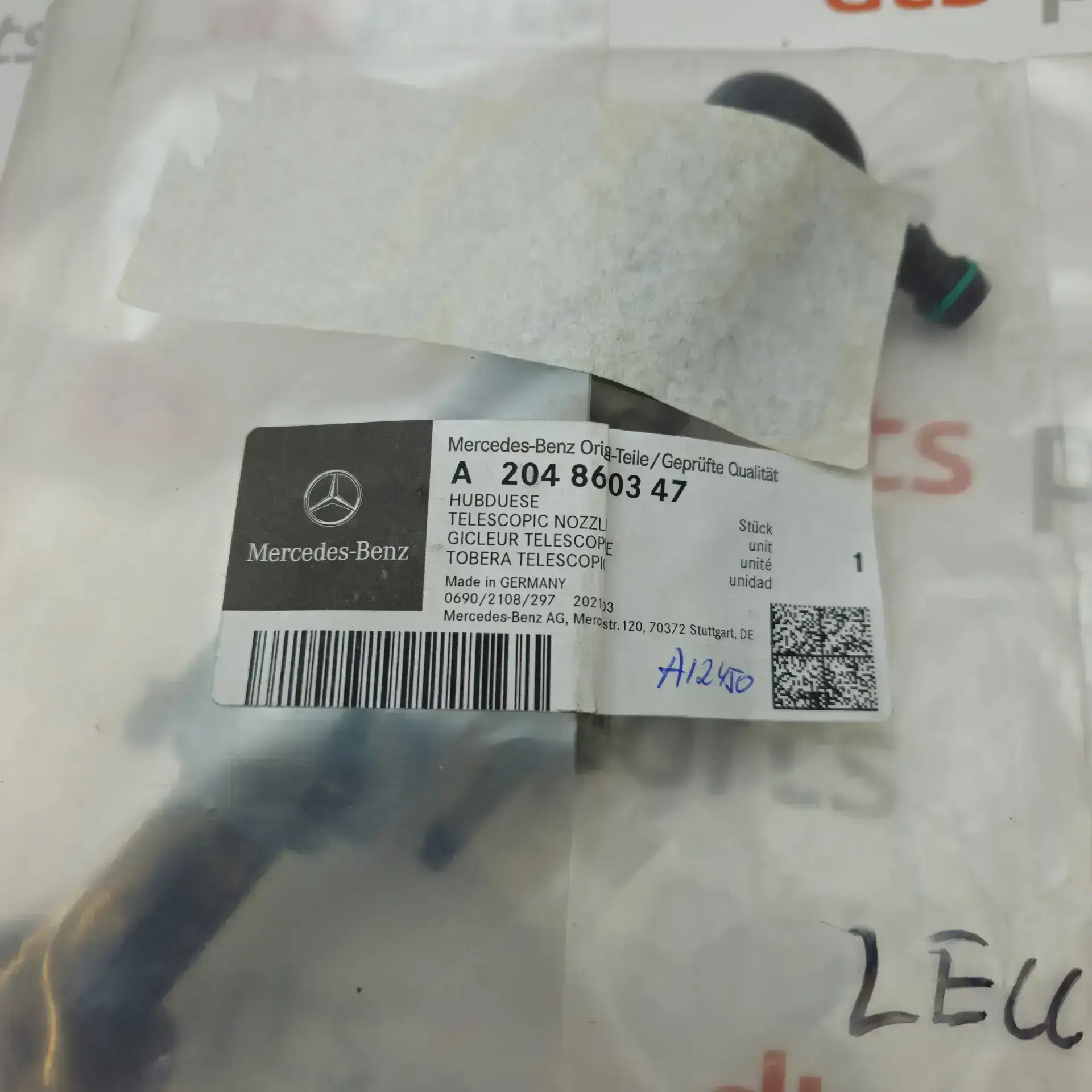 OEM Mercedes A2048600347 – Front left headlight washer nozzle