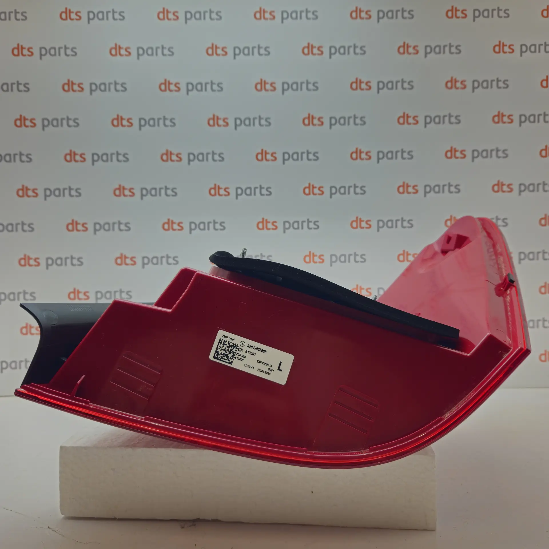 OEM Mercedes Benz A204906580364 – Rear left taillight