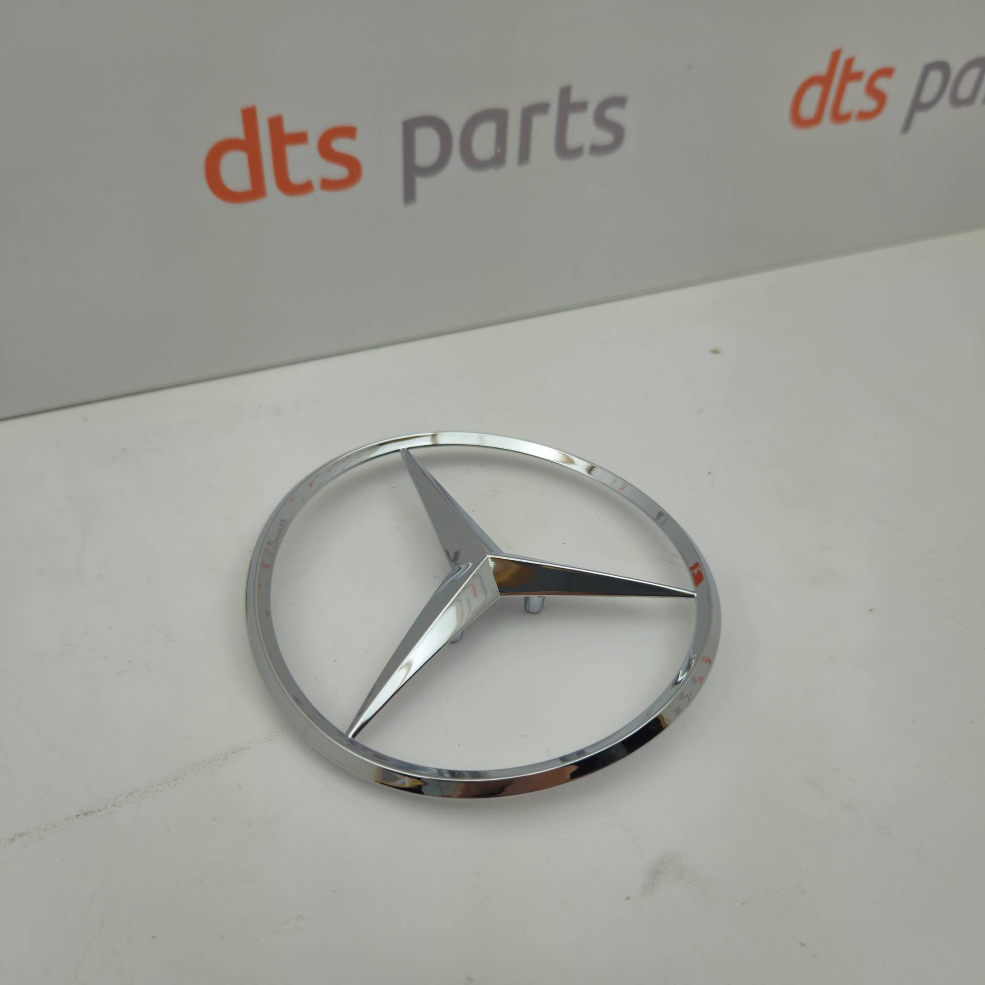 OEM Mercedes Benz A2087580058 – Rear trunk lid emblem