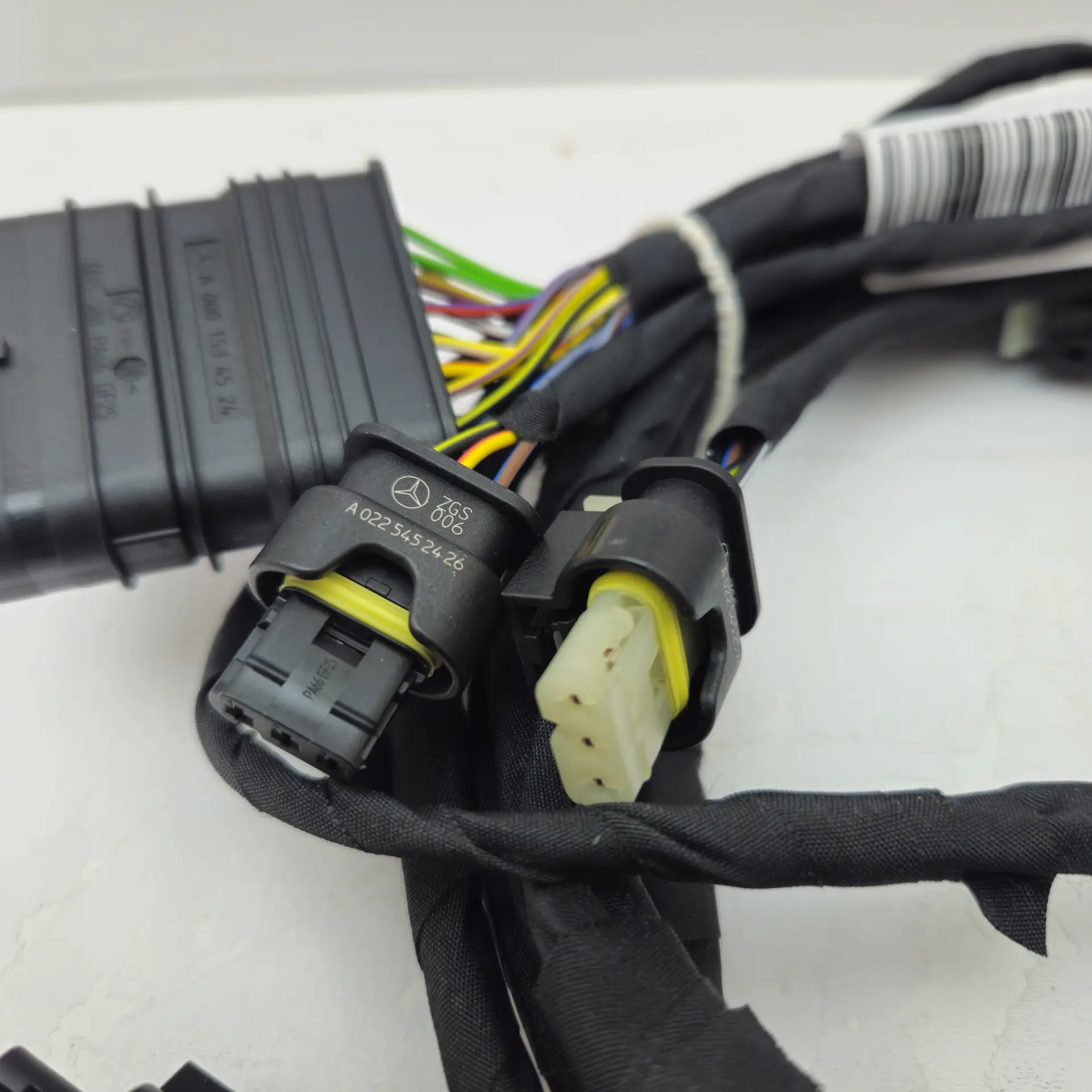 OEM Mercedes Benz A2135405403 – Front parking sensor wiring harness