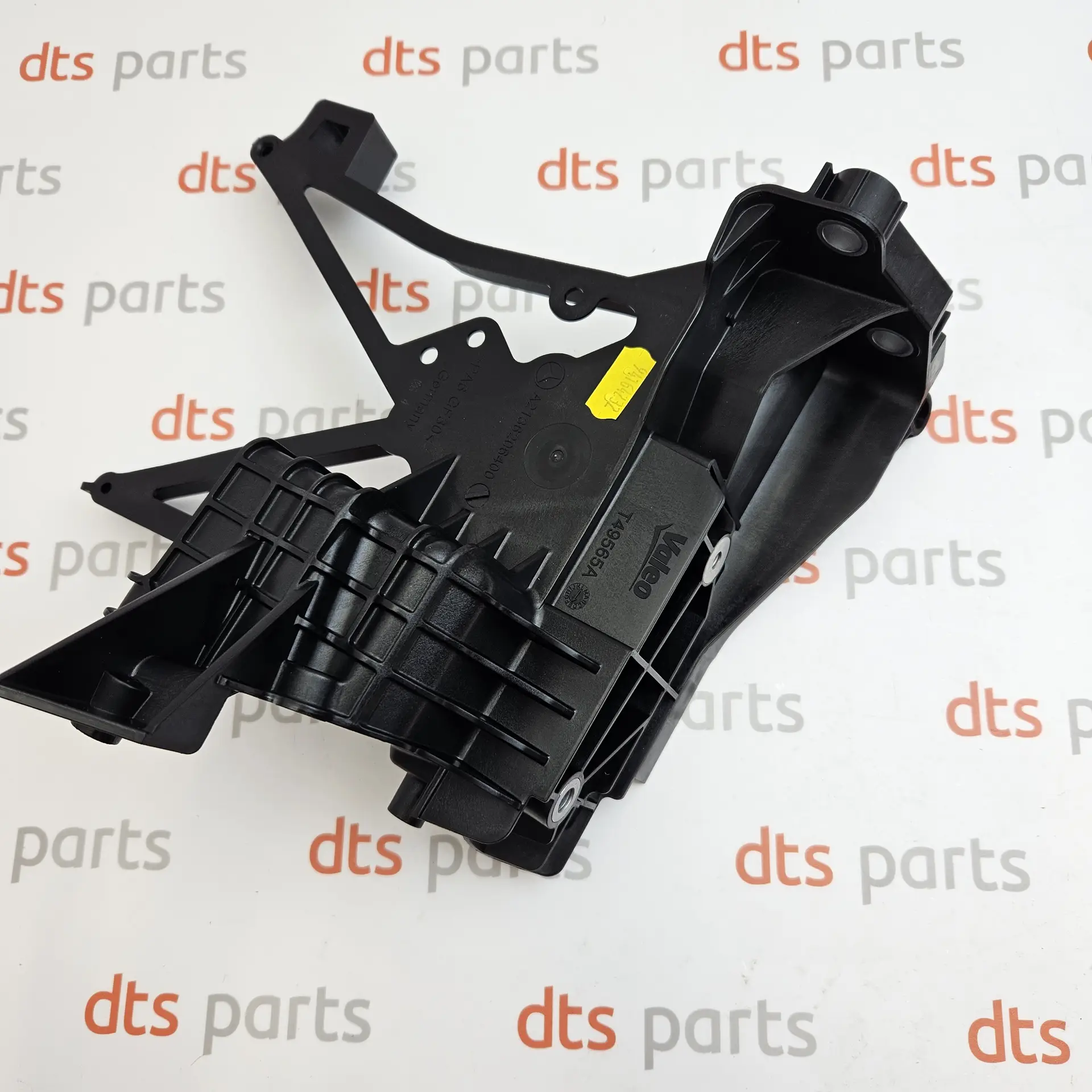 OEM Mercedes Benz A2136206400 – Radiator strut bracket LH