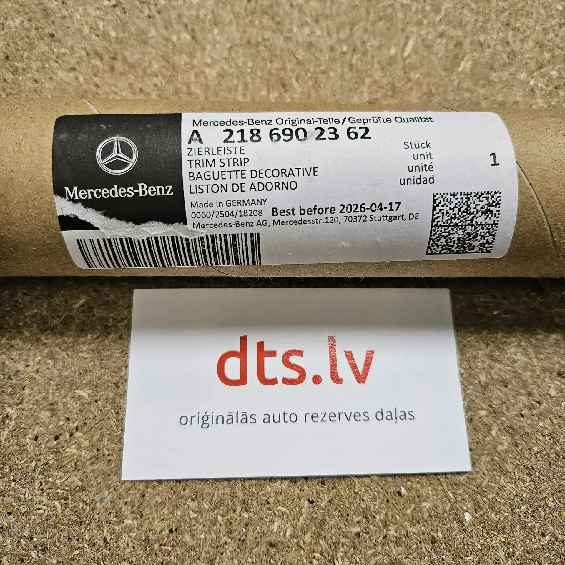 OEM Mercedes A2186902362 – Front door trim