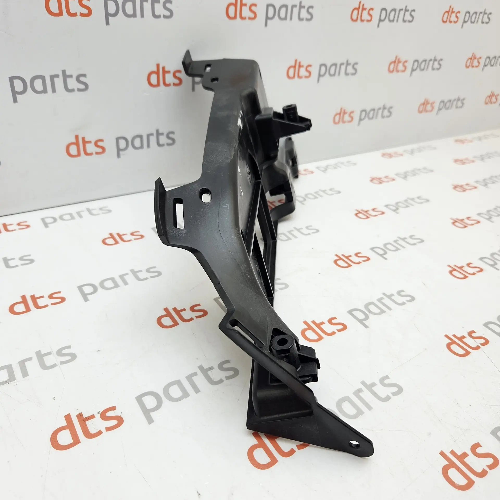 OEM Mercedes A2188850965 – Left exhaust tail pipe bracket