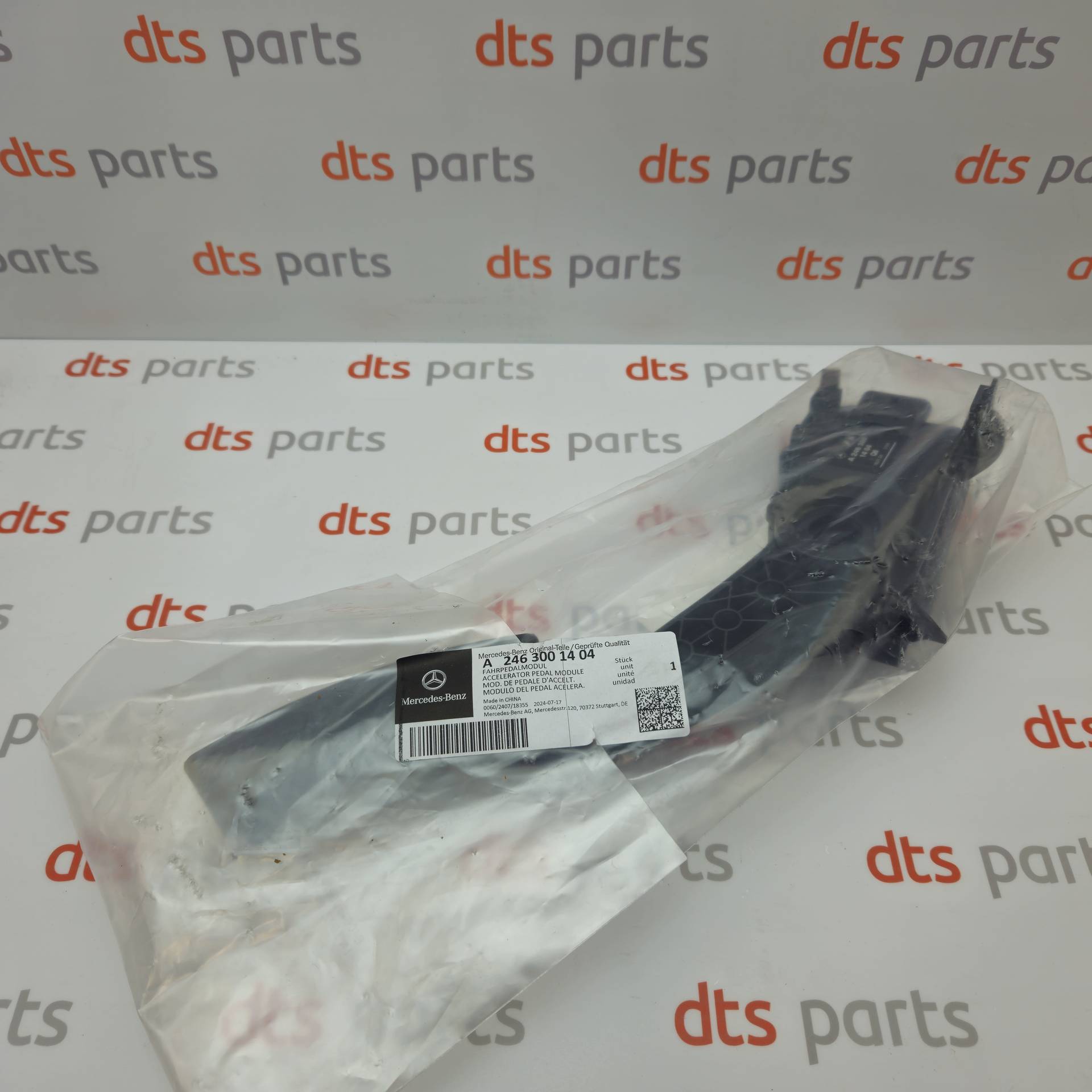 OEM Mercedes Benz A2463001404 – Accelerator pedal
