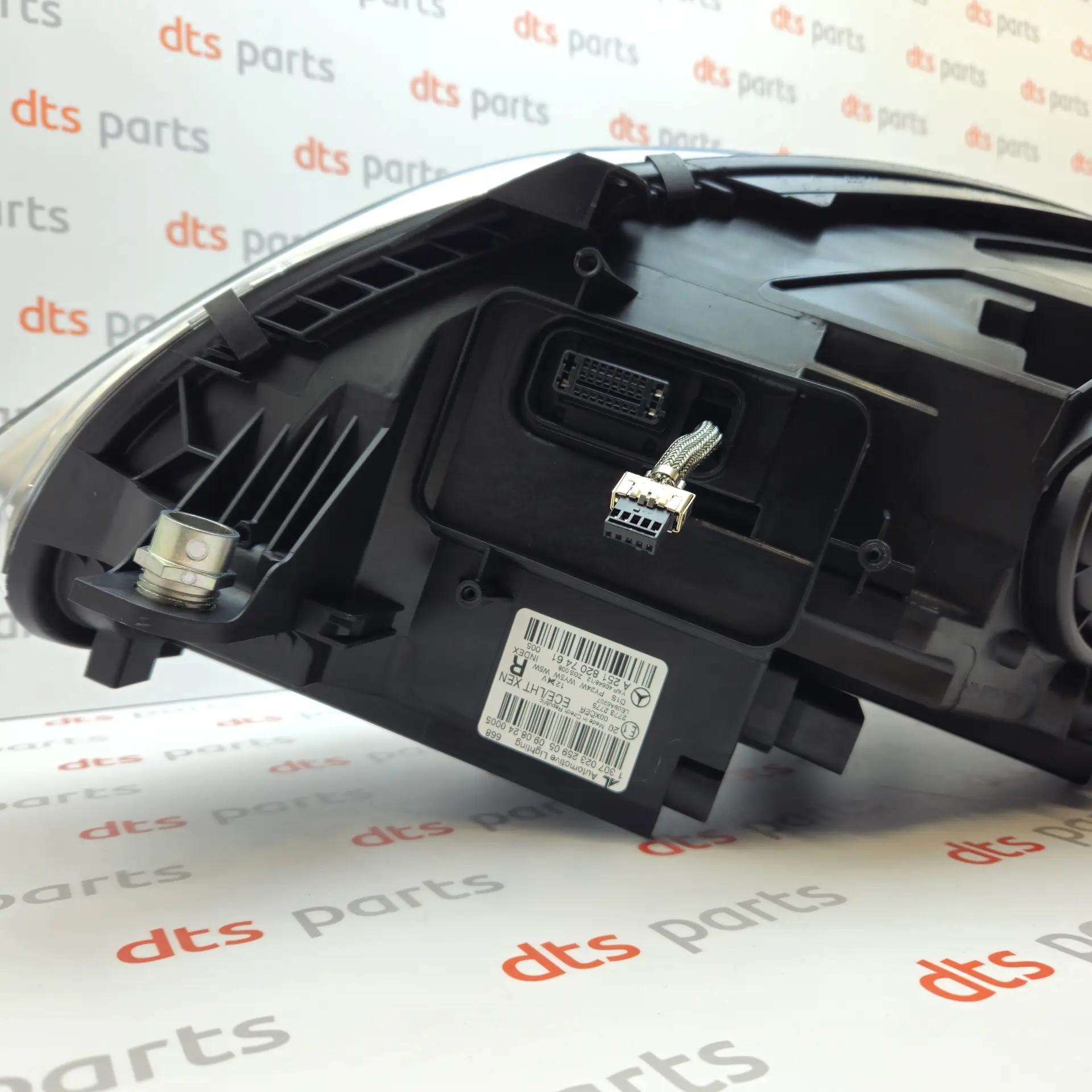 OEM Mercedes Benz A2518207461 – Front right xenon headlight