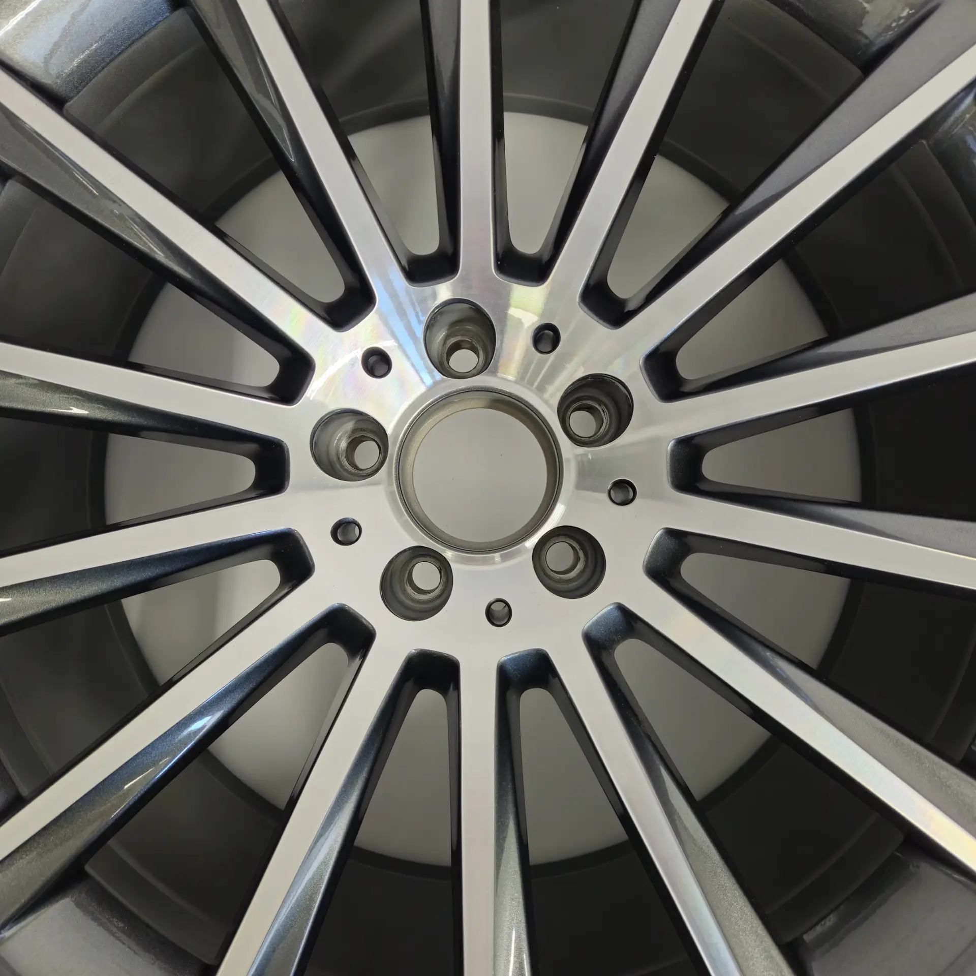 OEM Mercedes Benz A25340127007X21 – Light alloy wheel