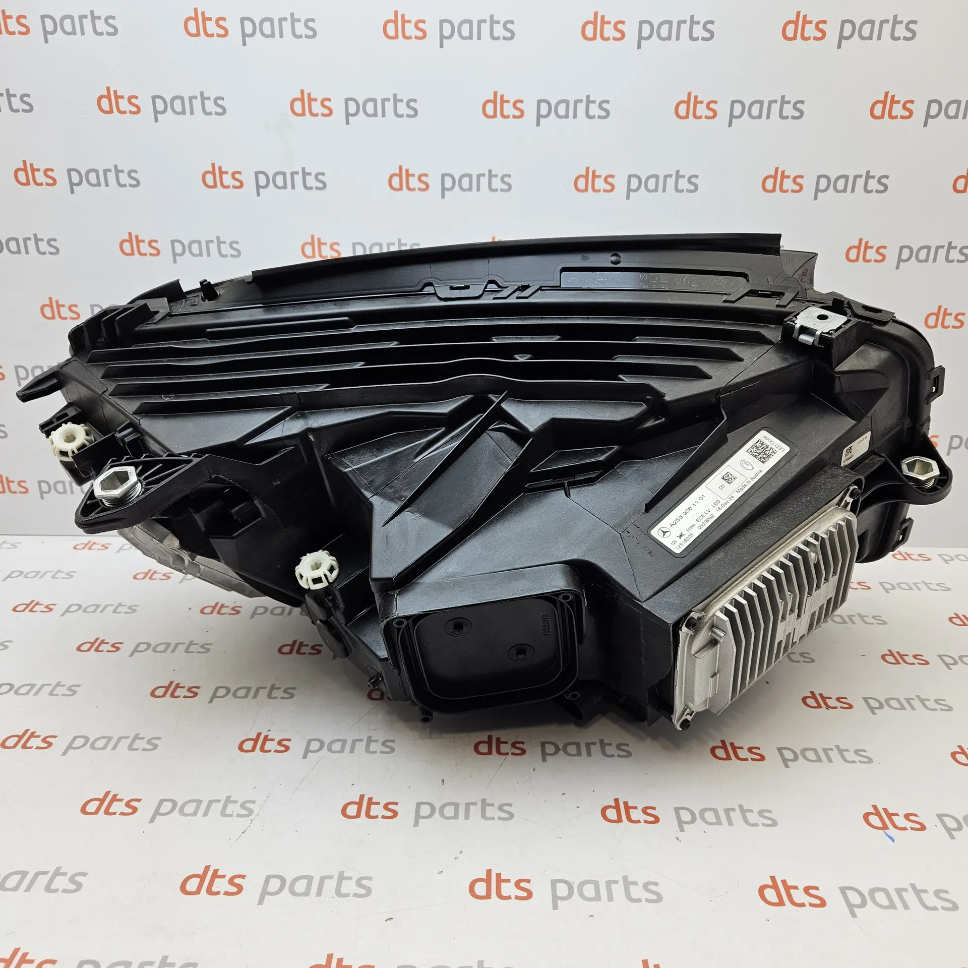 OEM Mercedes A2539061101 – Front left headlight