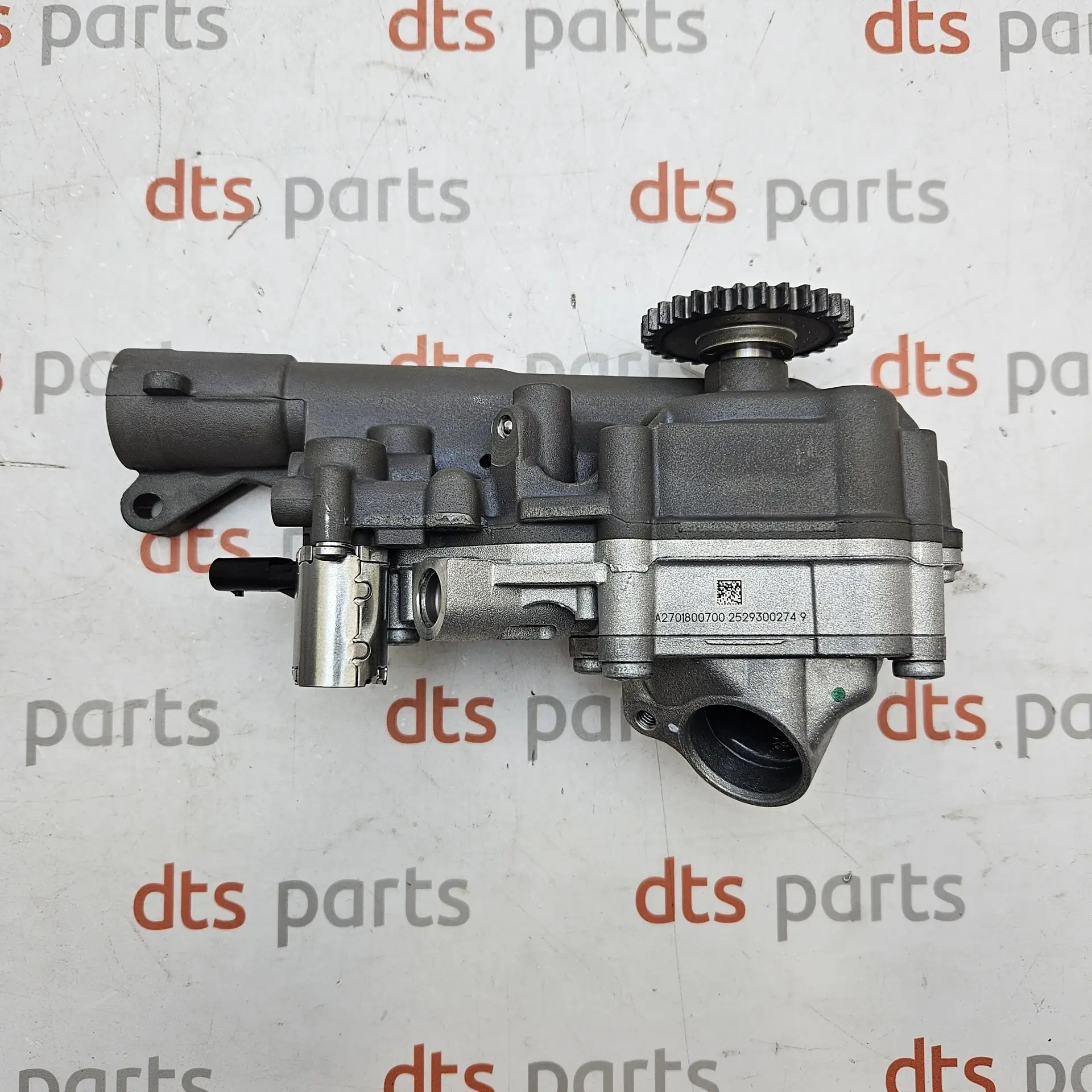 OEM Mercedes A2701800700 – Engine vane-type mechanical oil pump assembly