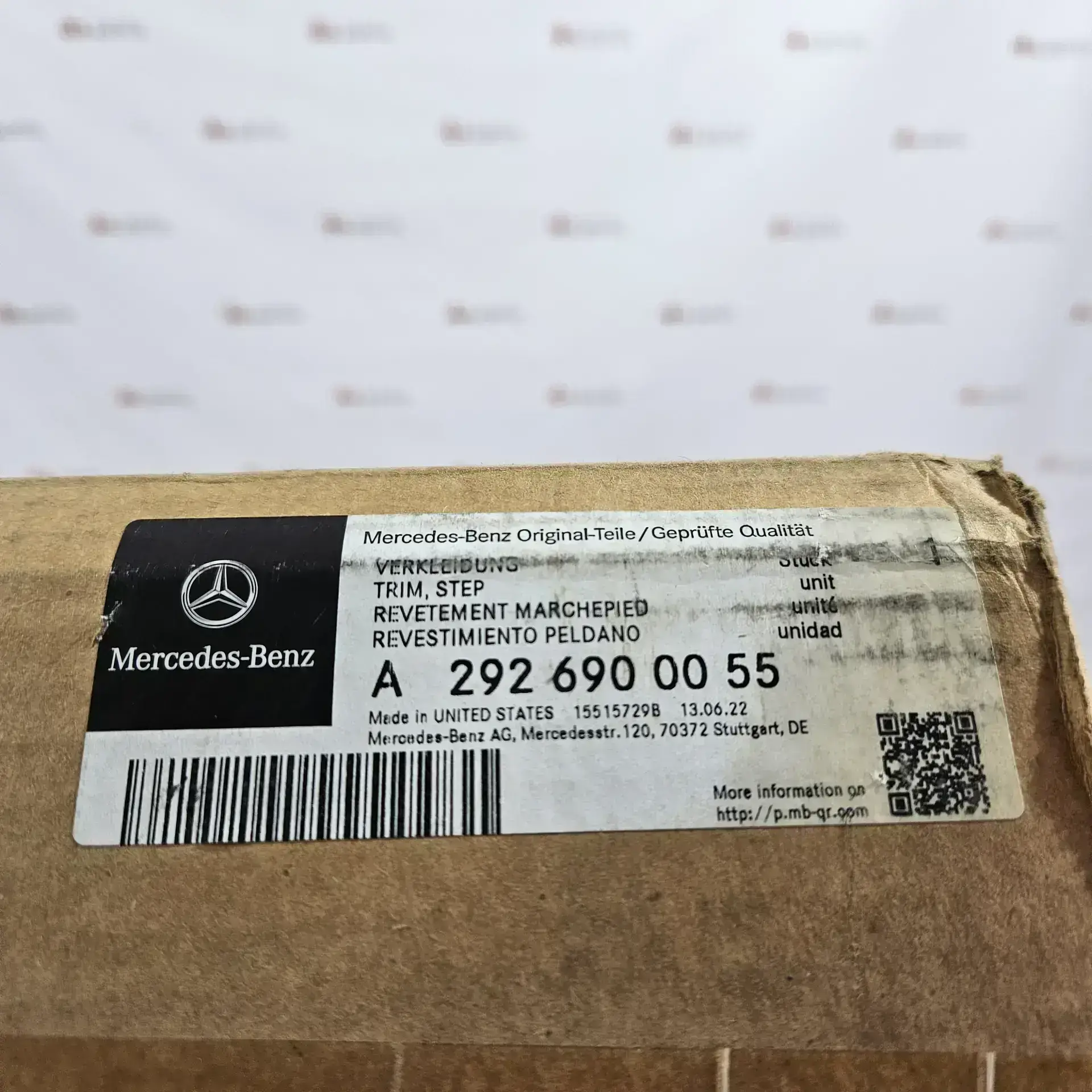 OEM Mercedes A2926900055 – Left side plastic step cover