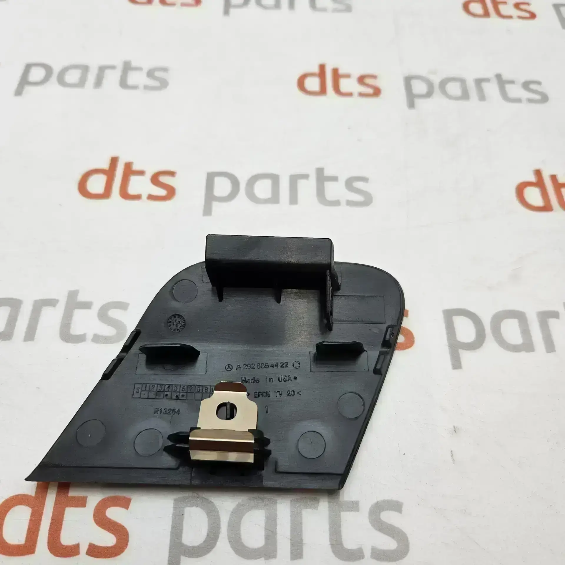 OEM Mercedes A2928854422 – Towing eye cover