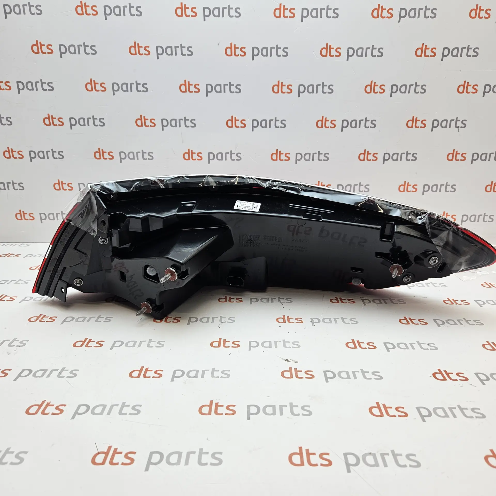 OEM Mercedes A292906470064 – Rear LED tail light