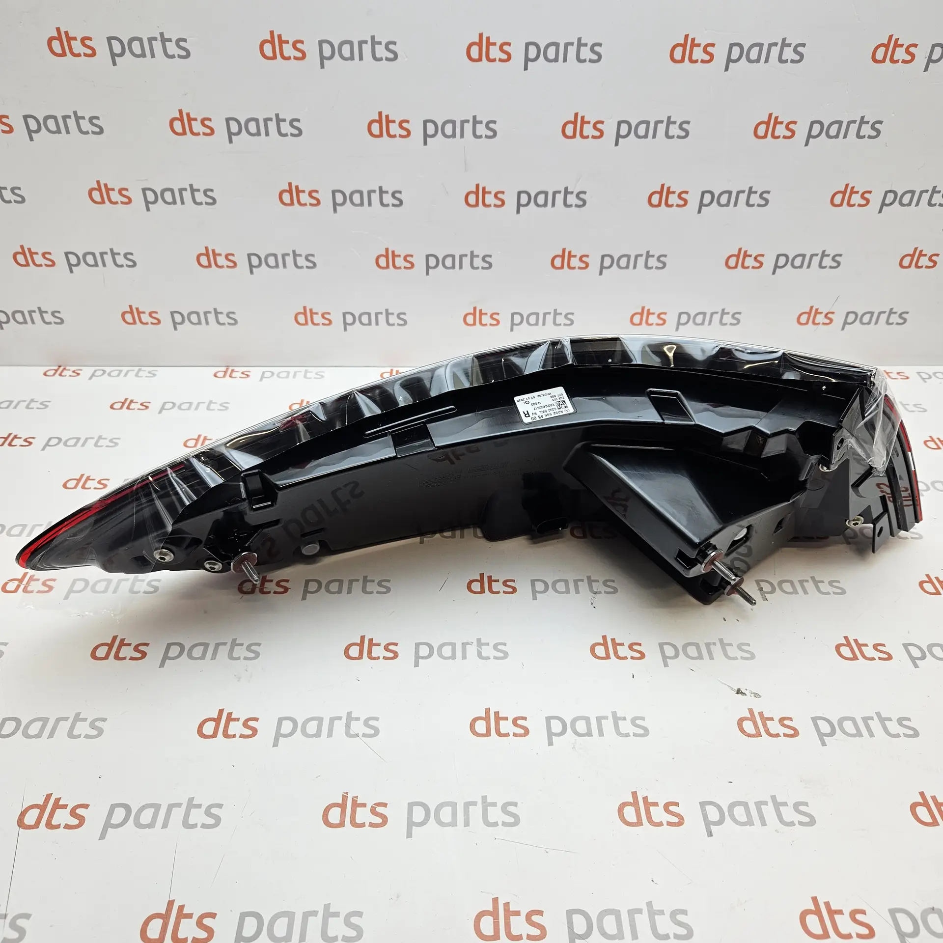 OEM Mercedes A292906480064 – Rear taillight
