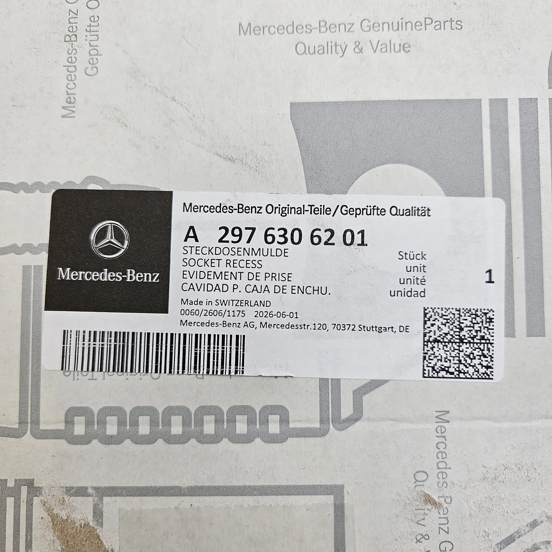 OEM Mercedes Benz A2976306201 – Electric car charge socket cover