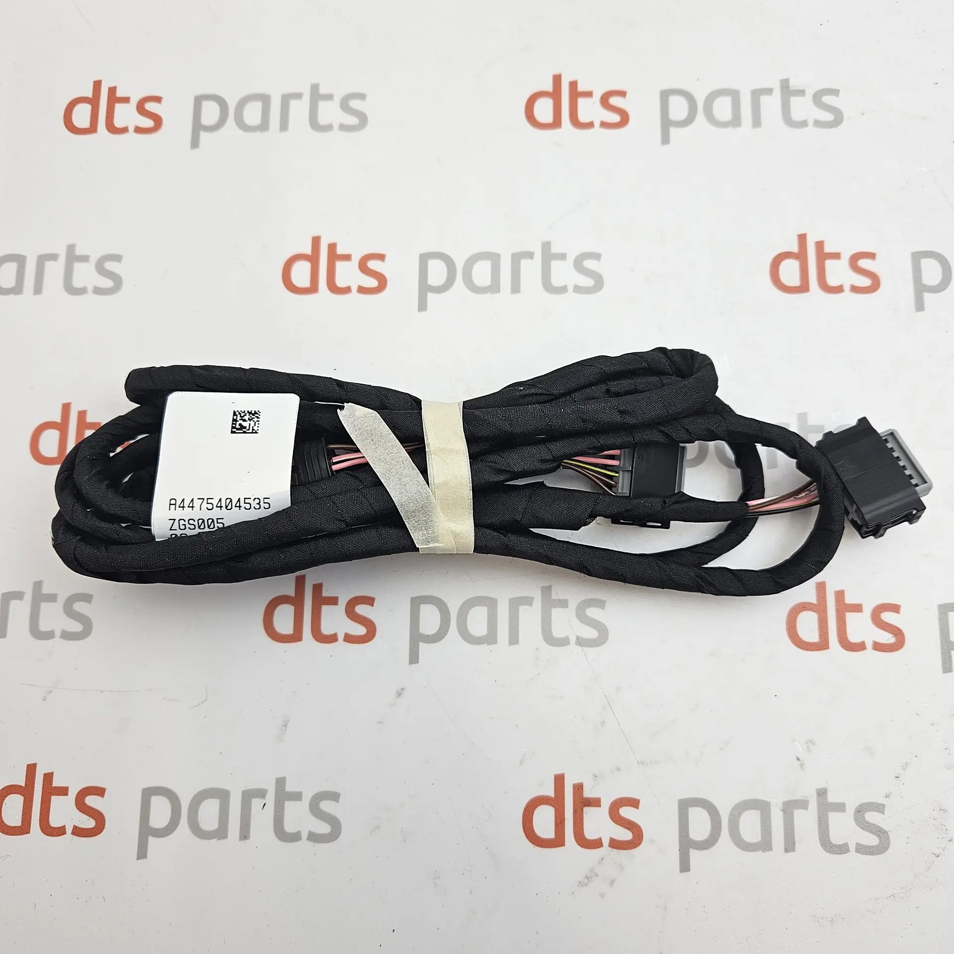OEM Mercedes Benz A4475404535 – Rear bumper park assist wiring harness