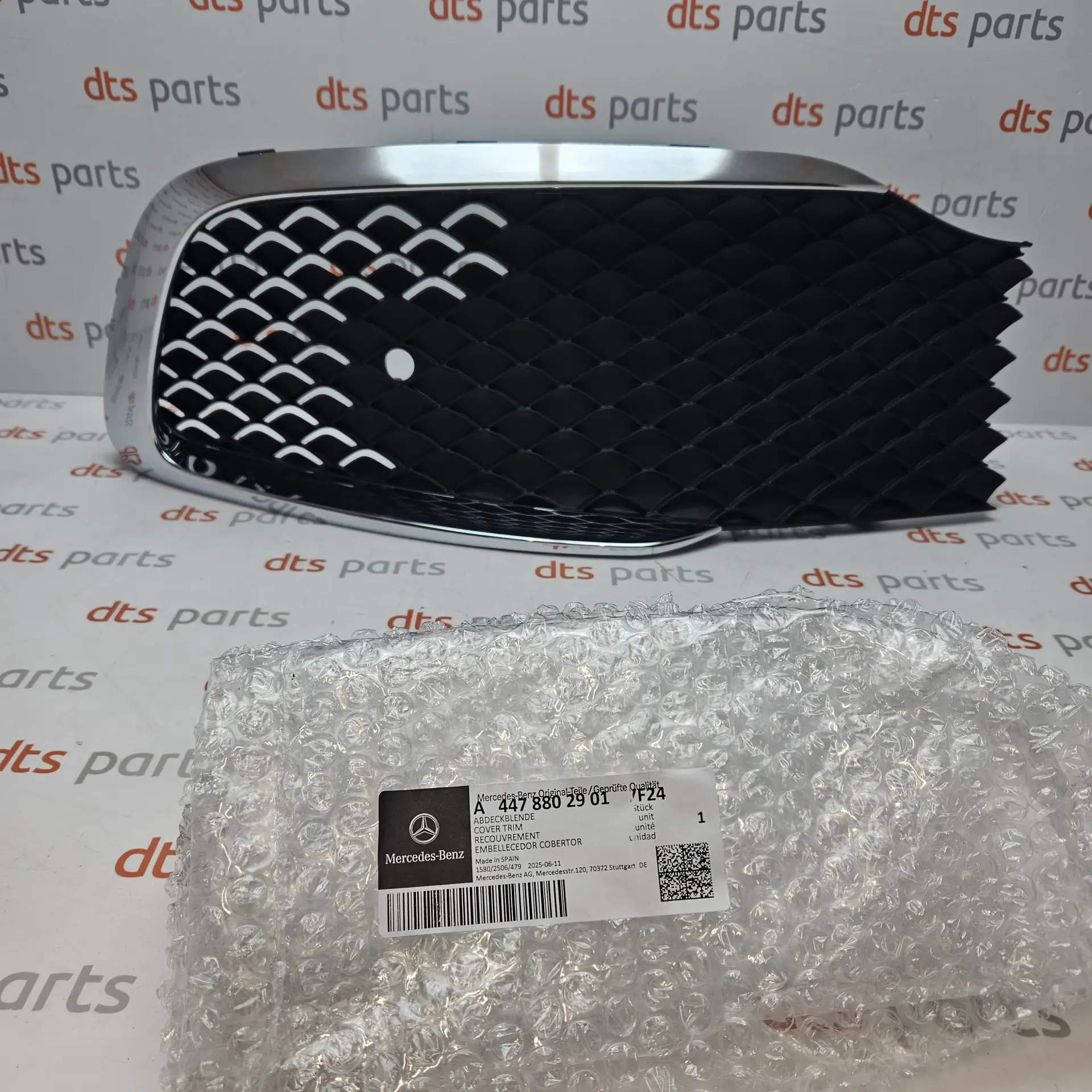 OEM Mercedes A44788029017F24 – Front bumper grille