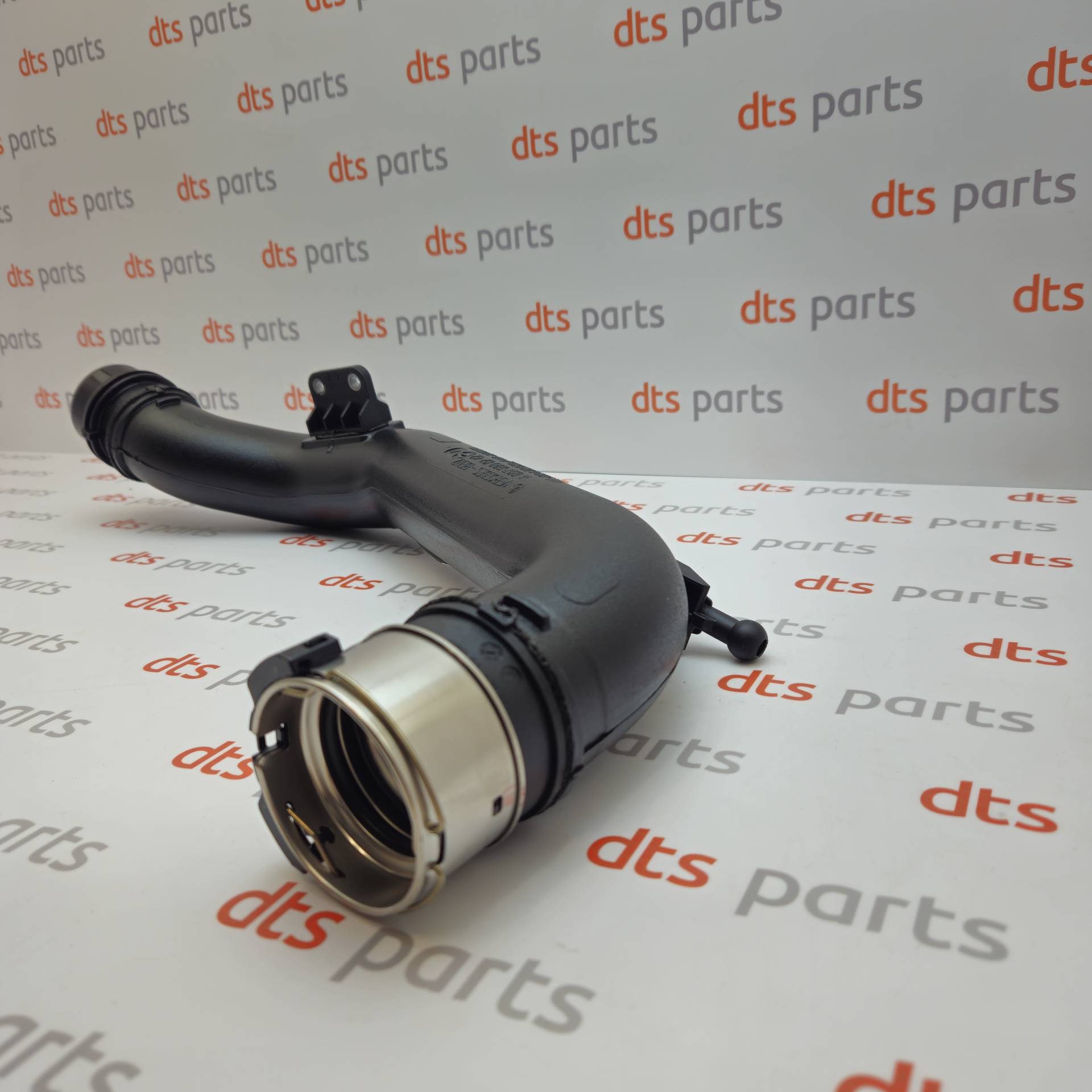 OEM Mercedes Benz A6070900242 – Intercooler air pipe