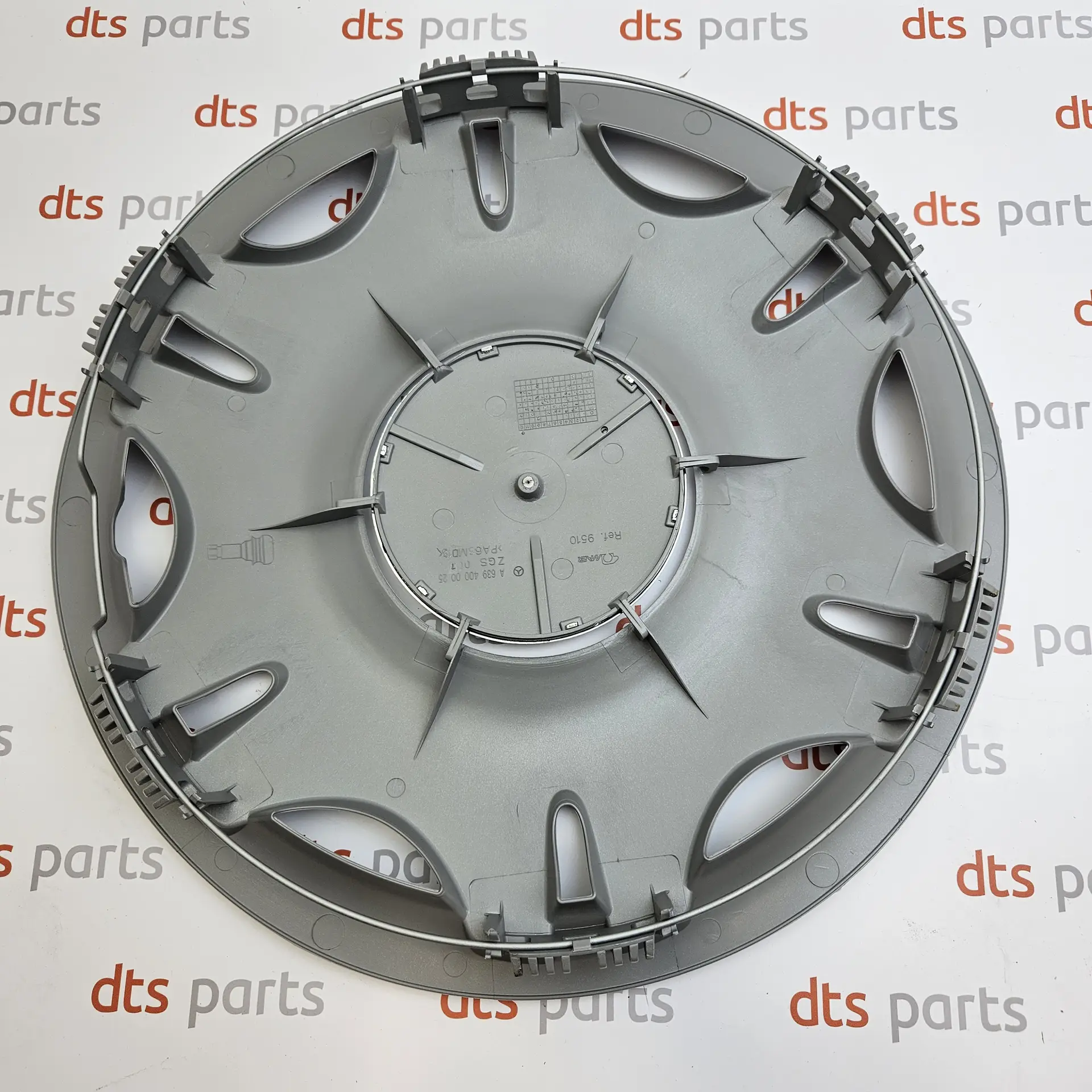 OEM Mercedes Benz A6394000025 – 16" steel wheel center hub cover cap