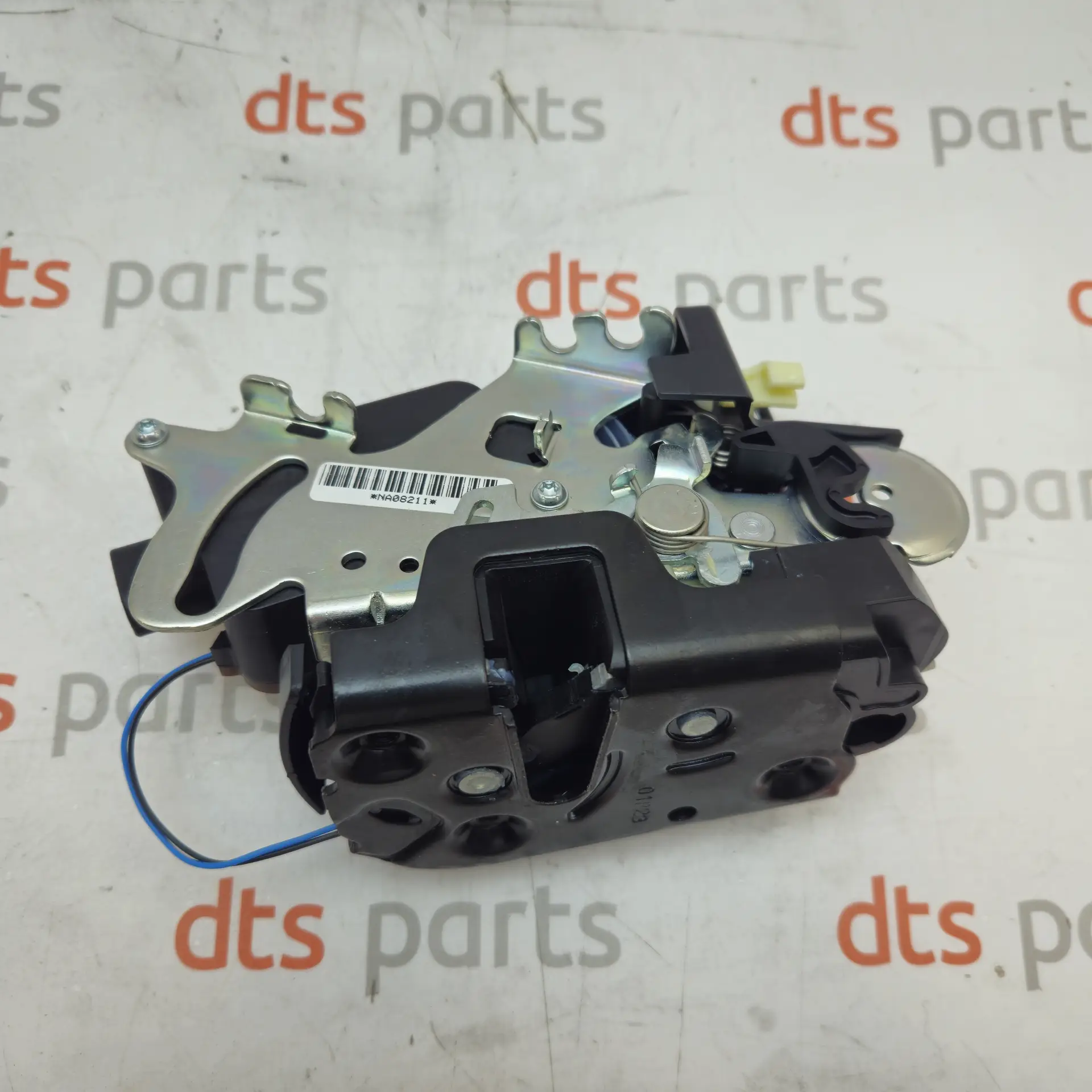 OEM Mercedes Benz A6397200600 – Front right door lock actuator latch mechanism