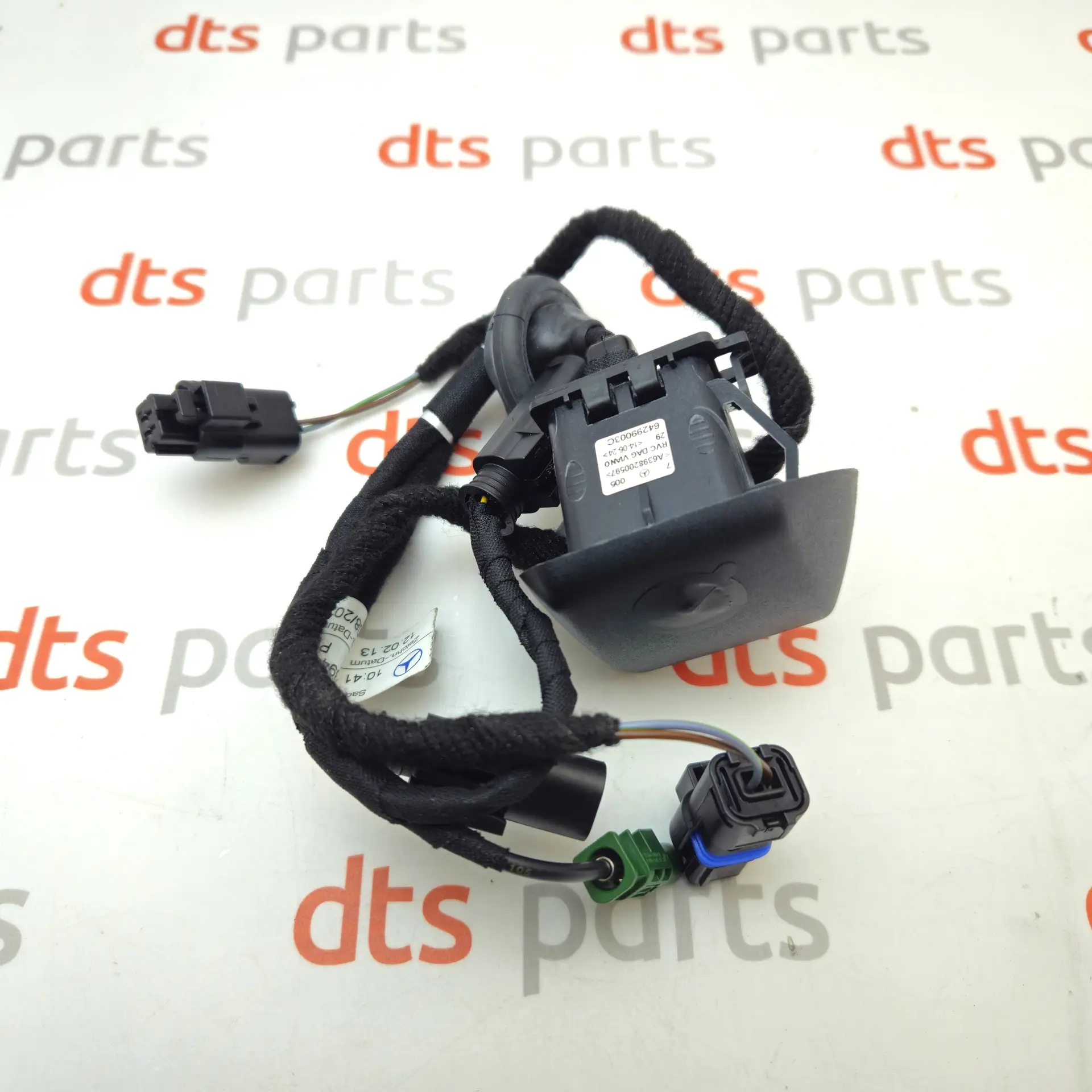 OEM Mercedes Benz A6398200597 – Rear view camera