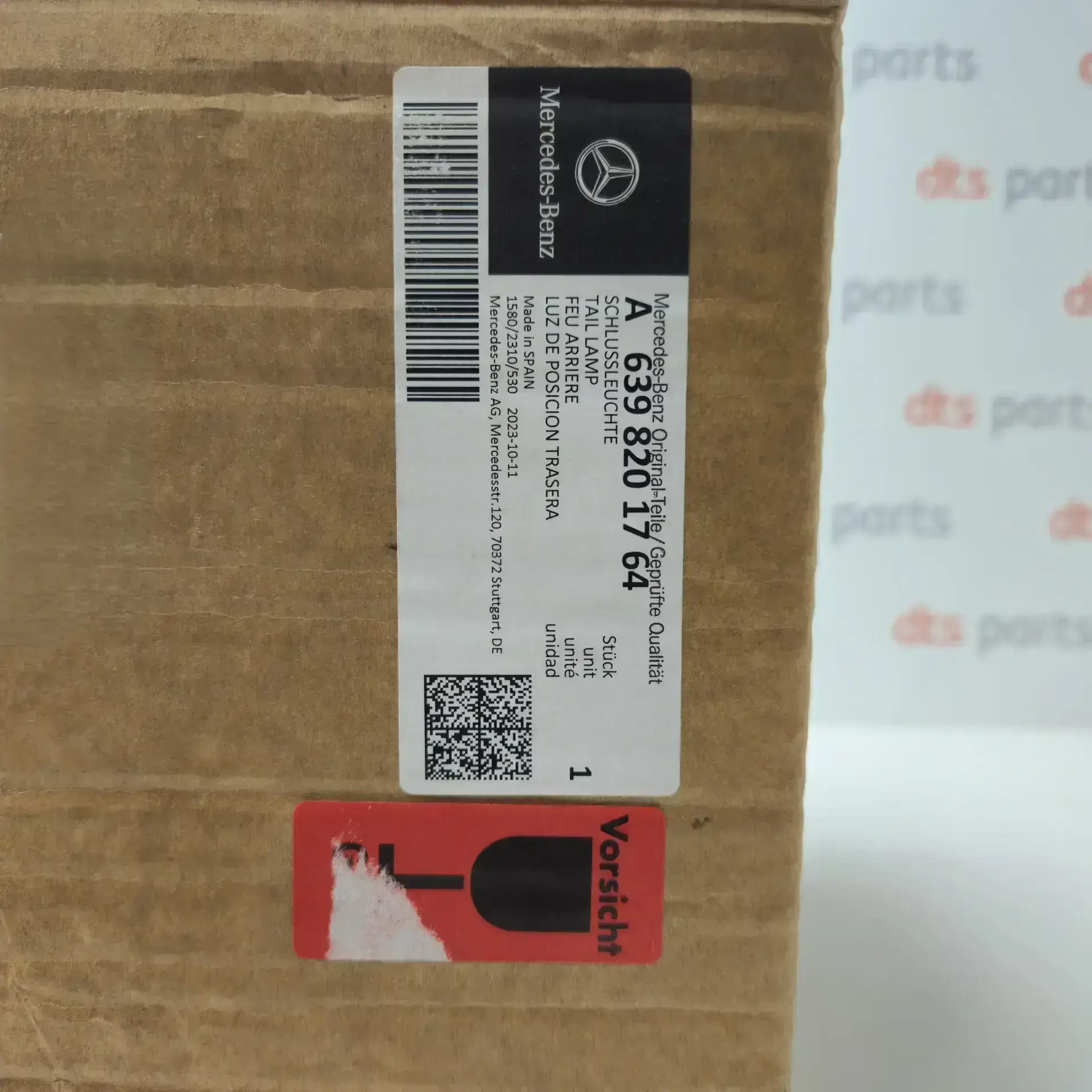 OEM Mercedes Benz A6398201764 – Rear right bottom taillight