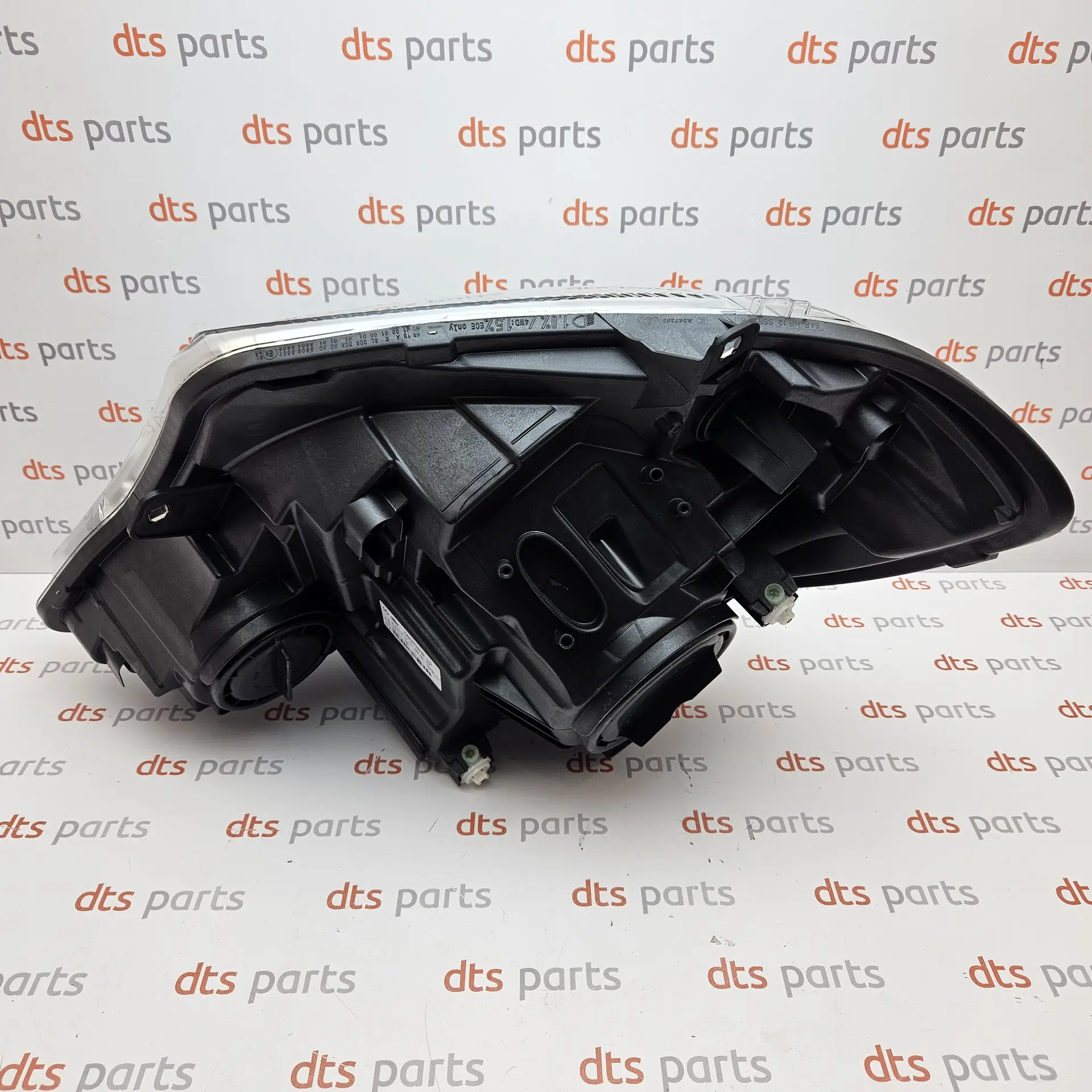 OEM Mercedes Benz A906820570064 – Main Headlight Assembly
