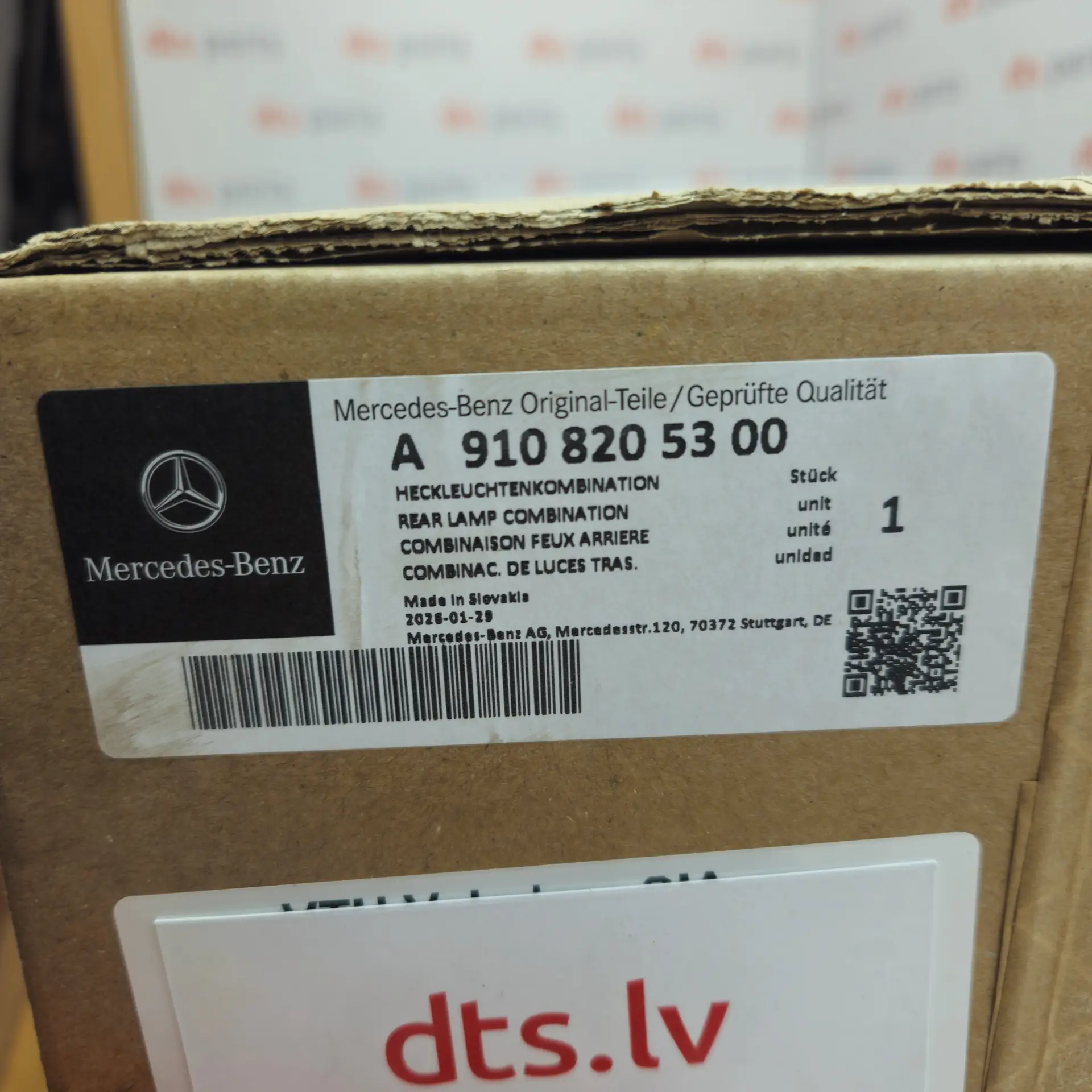 OEM Mercedes A9108205300 – rear right taillight