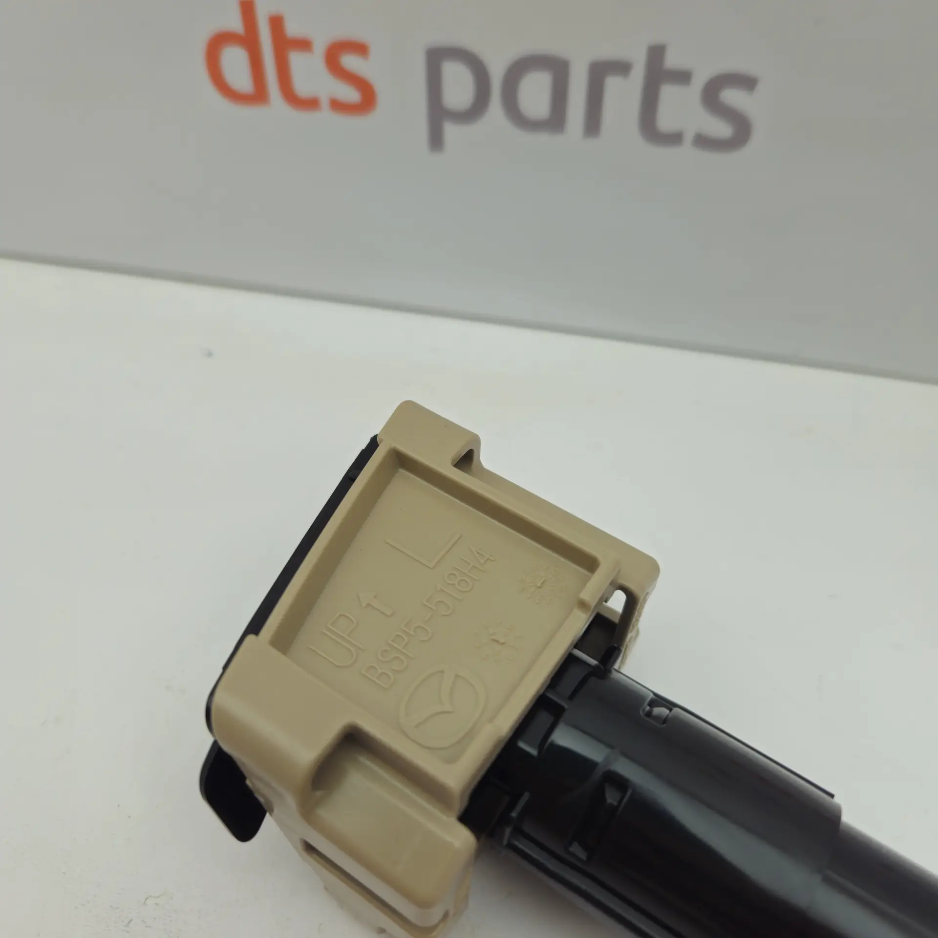 OEM Mazda BSP55182Y – Front left headlight washer nozzle