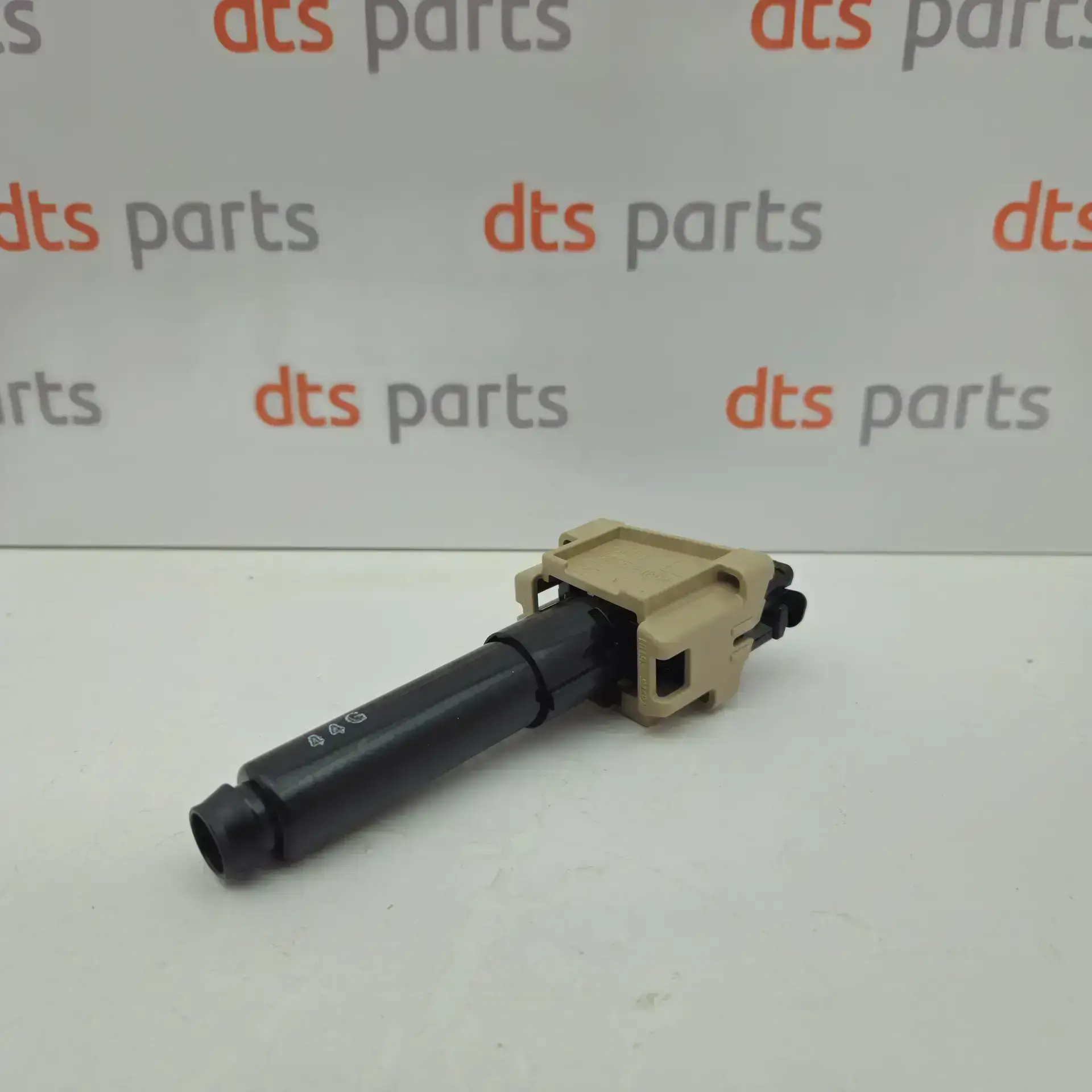 OEM Mazda BSP55182Y – Front left headlight washer nozzle