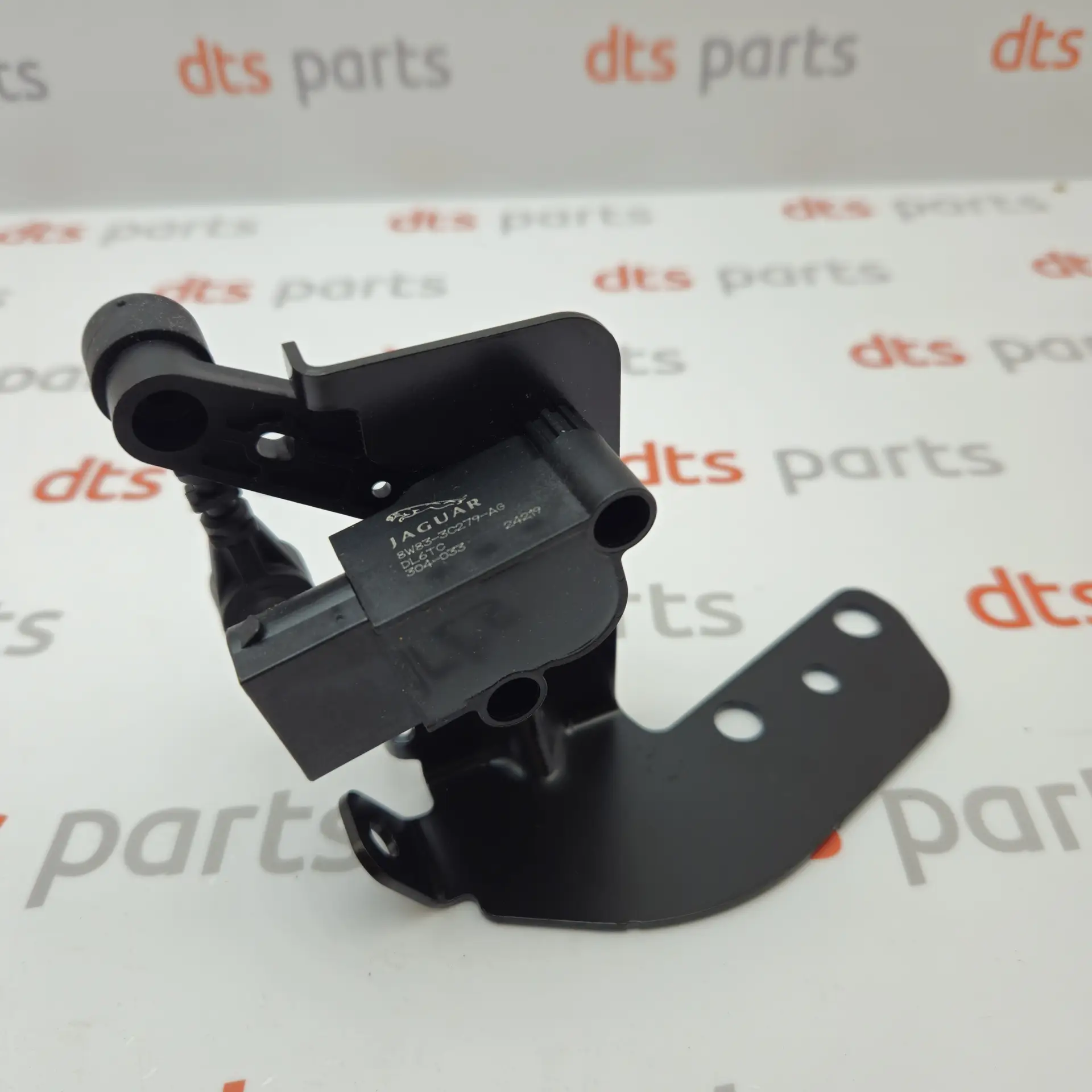 OEM Jaguar C2D23151 – Front left suspension hight sensor Fits XF,XFR,XFR-S,XJ,XJR