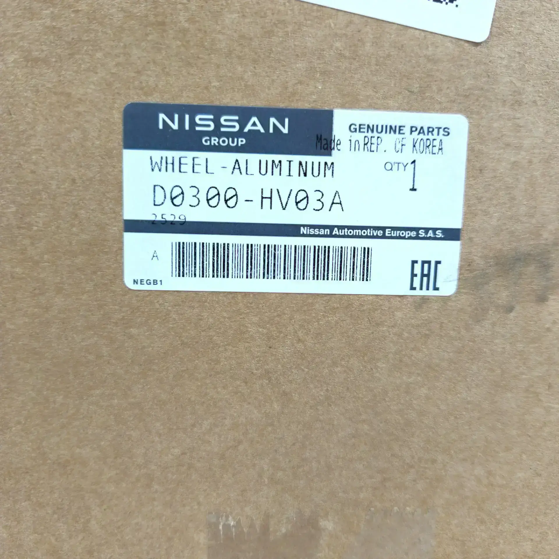 OEM Nissan D0300HV03A – 18" alloy wheel
