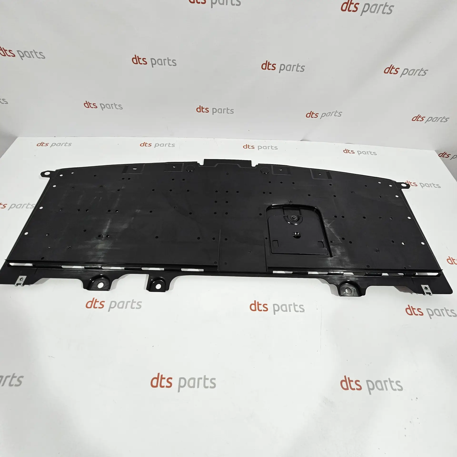 OEM Mazda D10J5611Y – Front cover shield