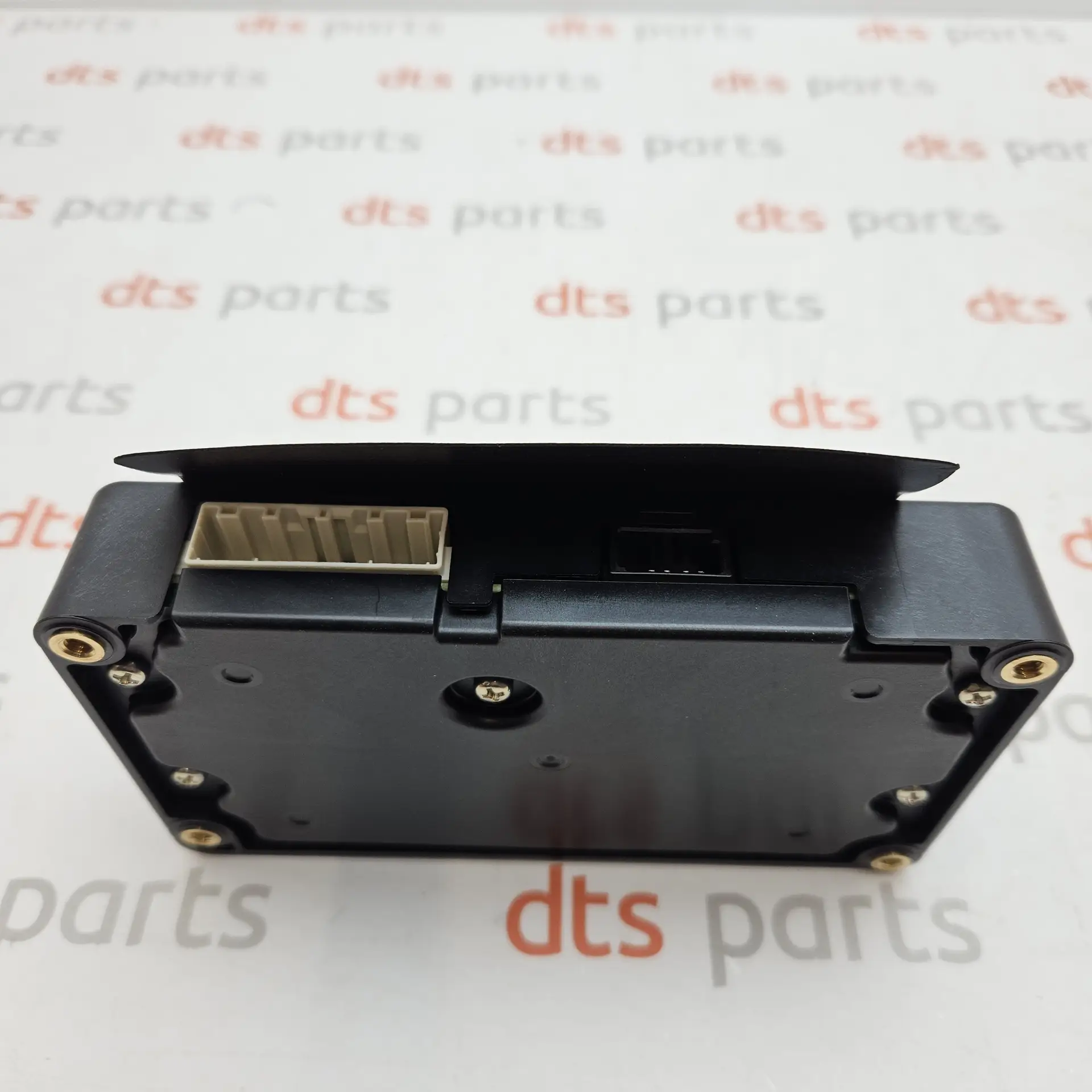 OEM Mazda DFR567CM0D – Telematics control unit