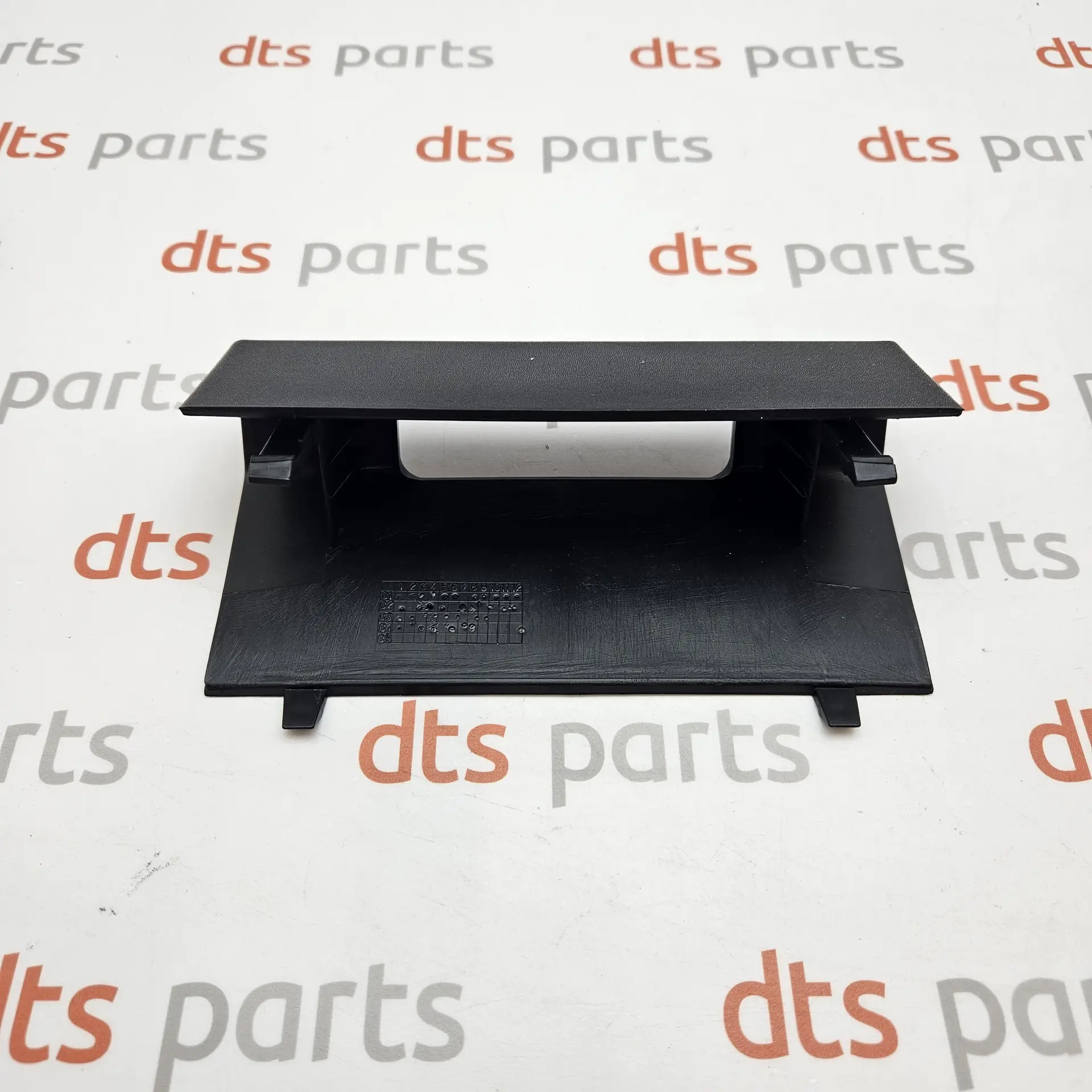 OEM Land Rover DPC000350 – Front bumper tow hook cover Fits Range Rover