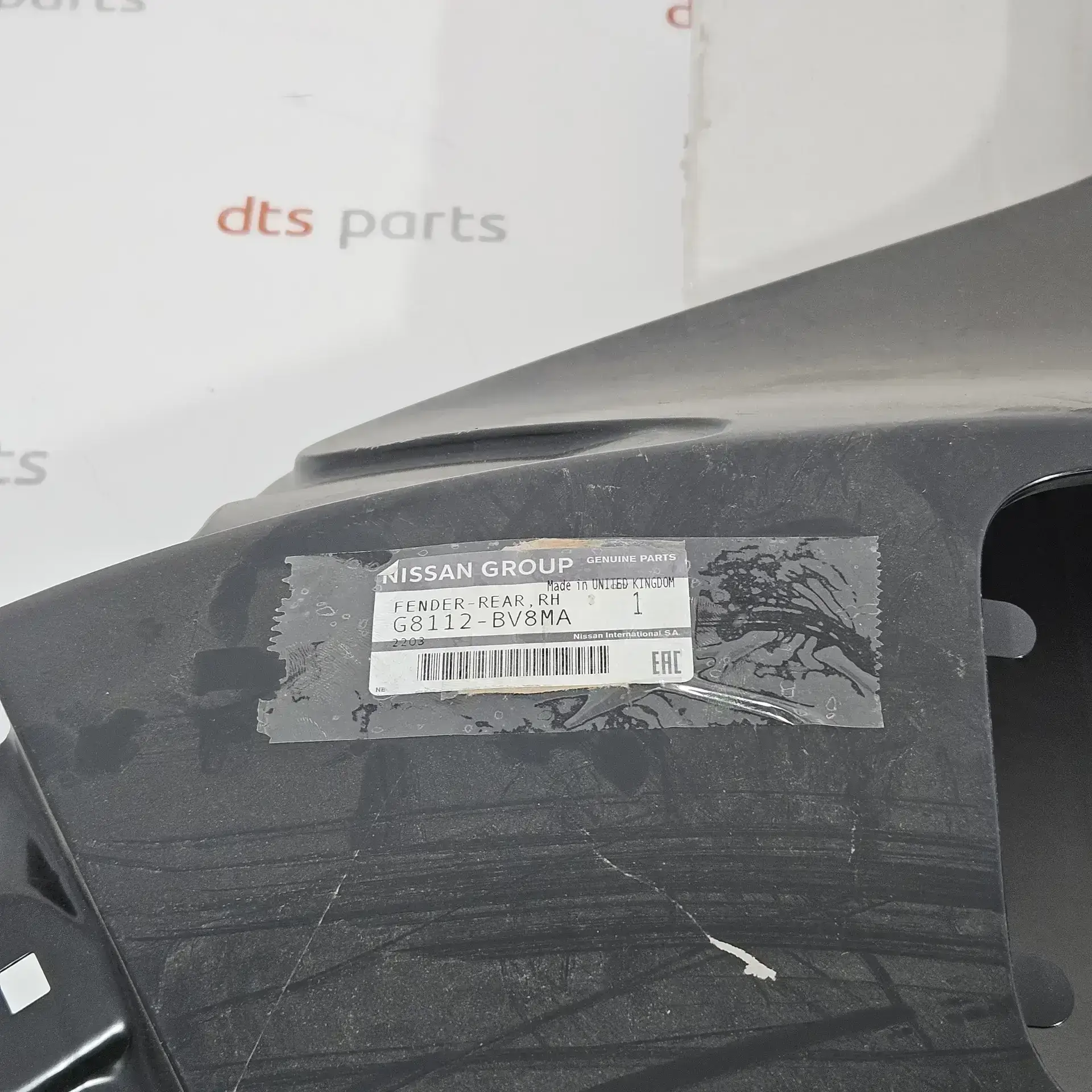 OEM Nissan G8112BV8MA – Rear right fender defected