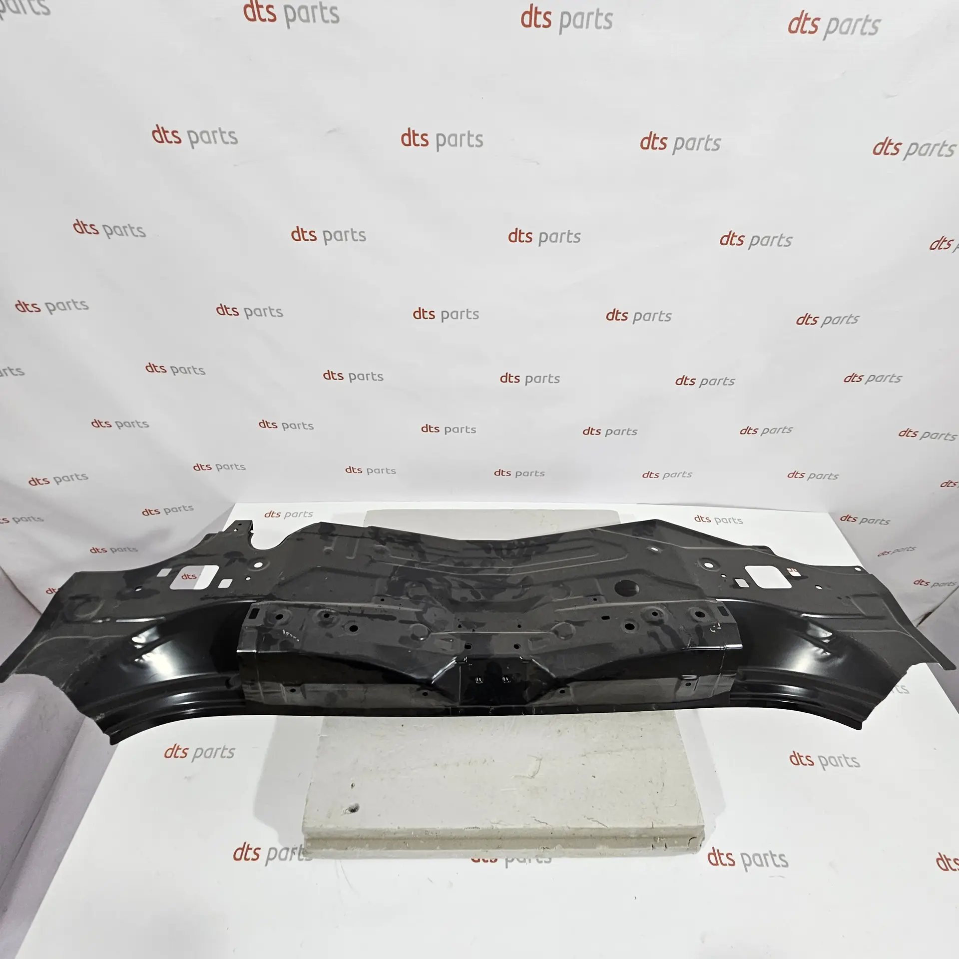 OEM Nissan G91003VVMA – Rear panel