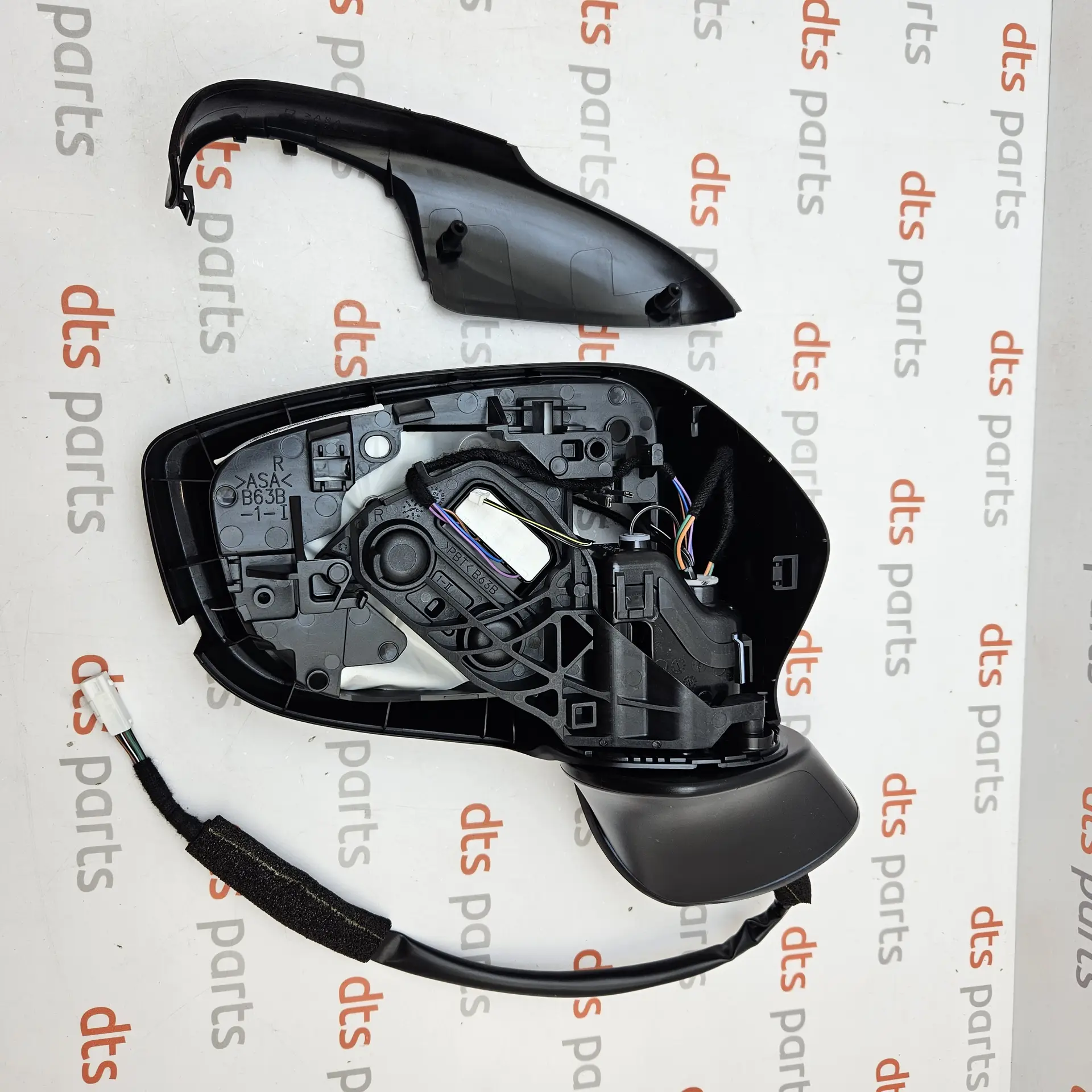 OEM Mazda GRK869121A – Right-side (passenger) door mirror