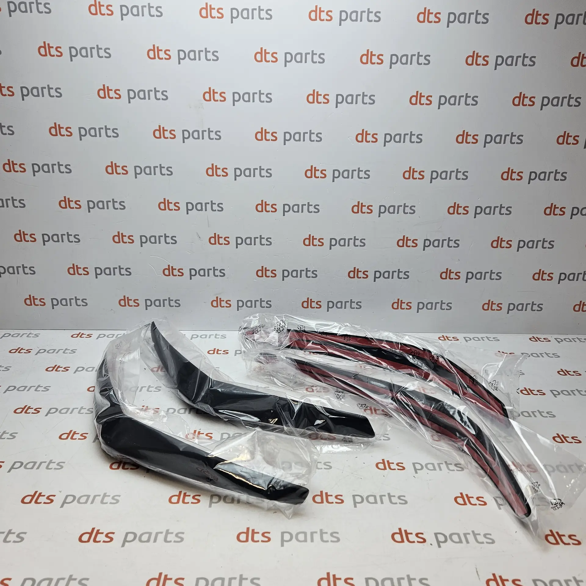OEM Subaru J105EFJ000 – Front bumper corner mouldings