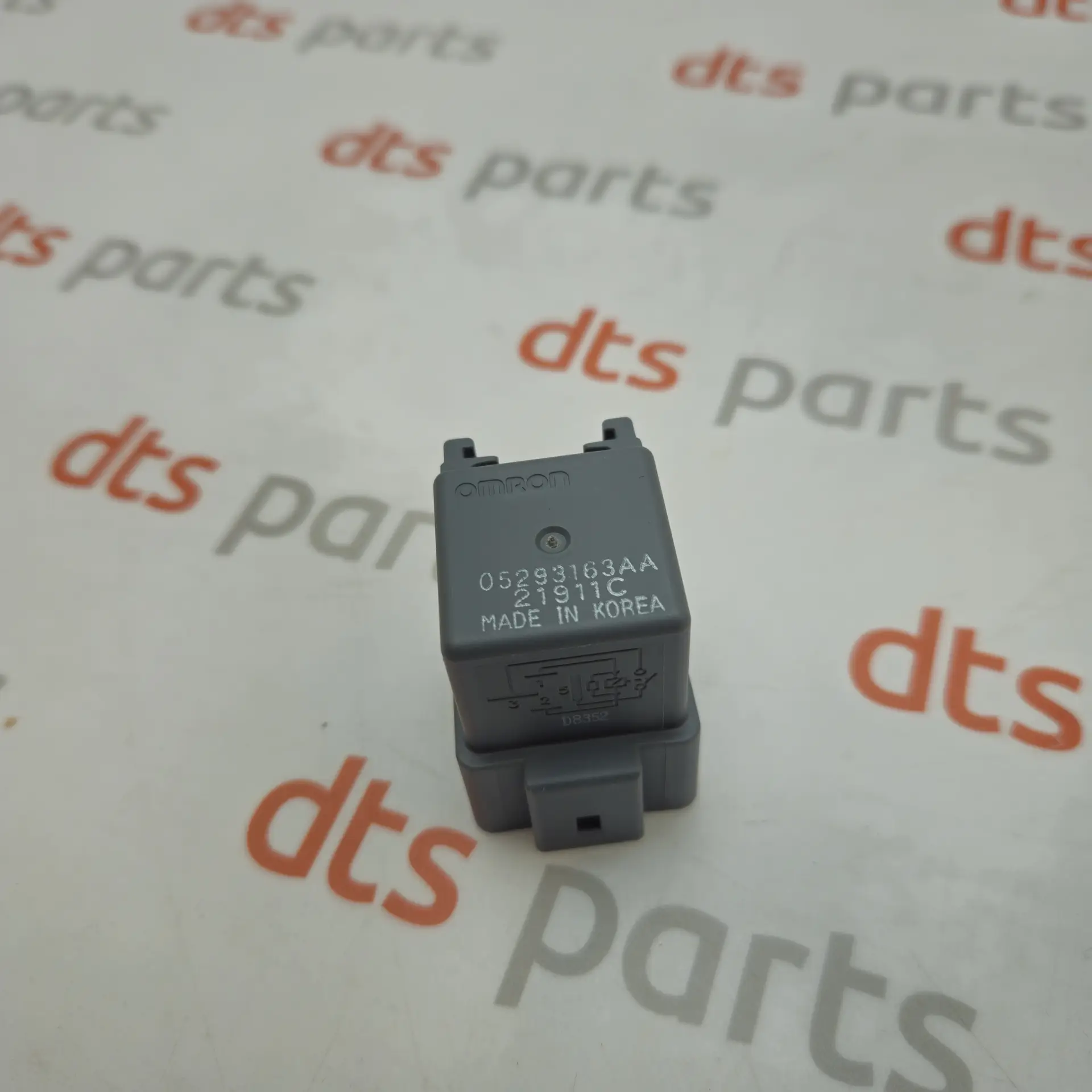 OEM FCA K05293163AA – Glow plug relay