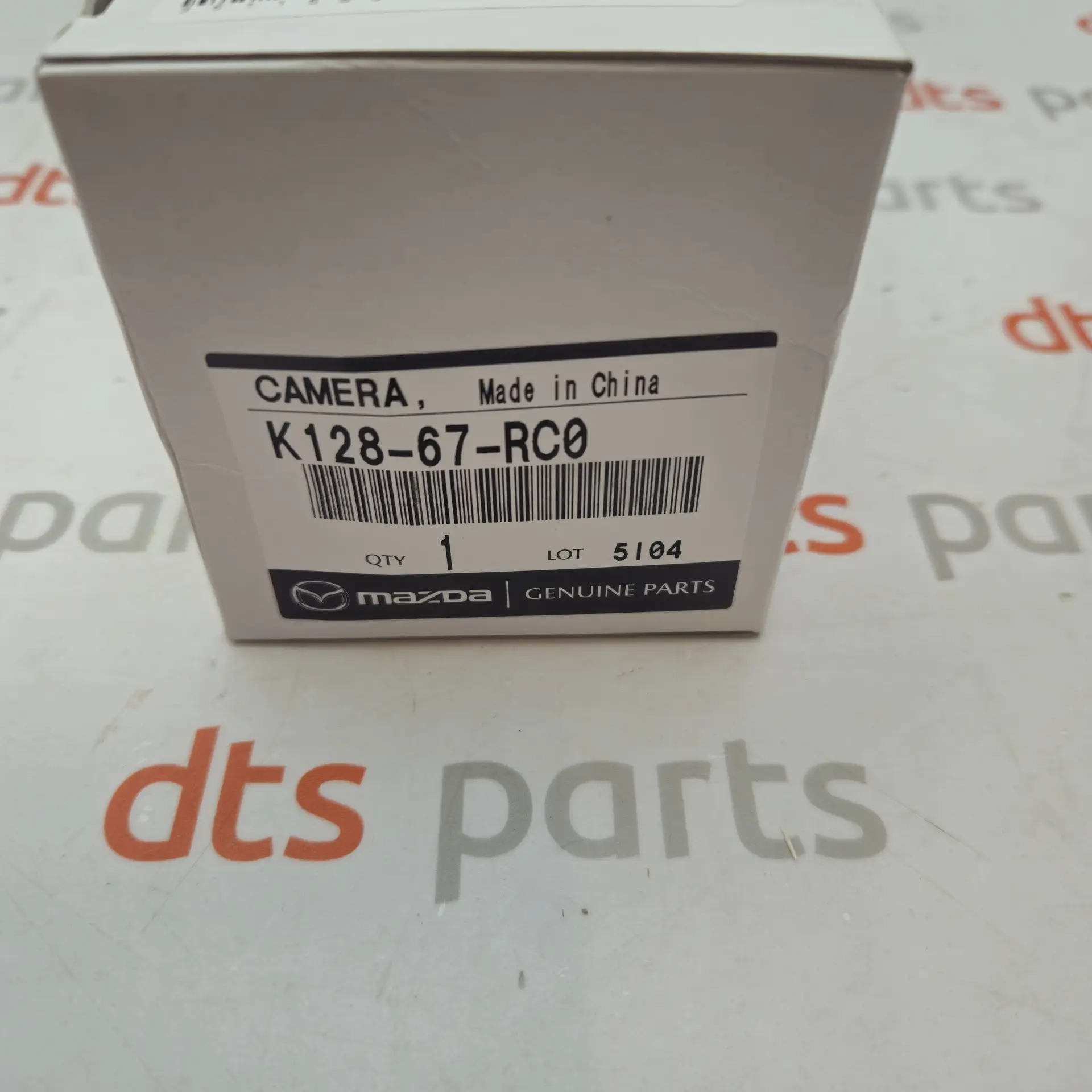 OEM Mazda K12867RC0 – Parking assistance camera