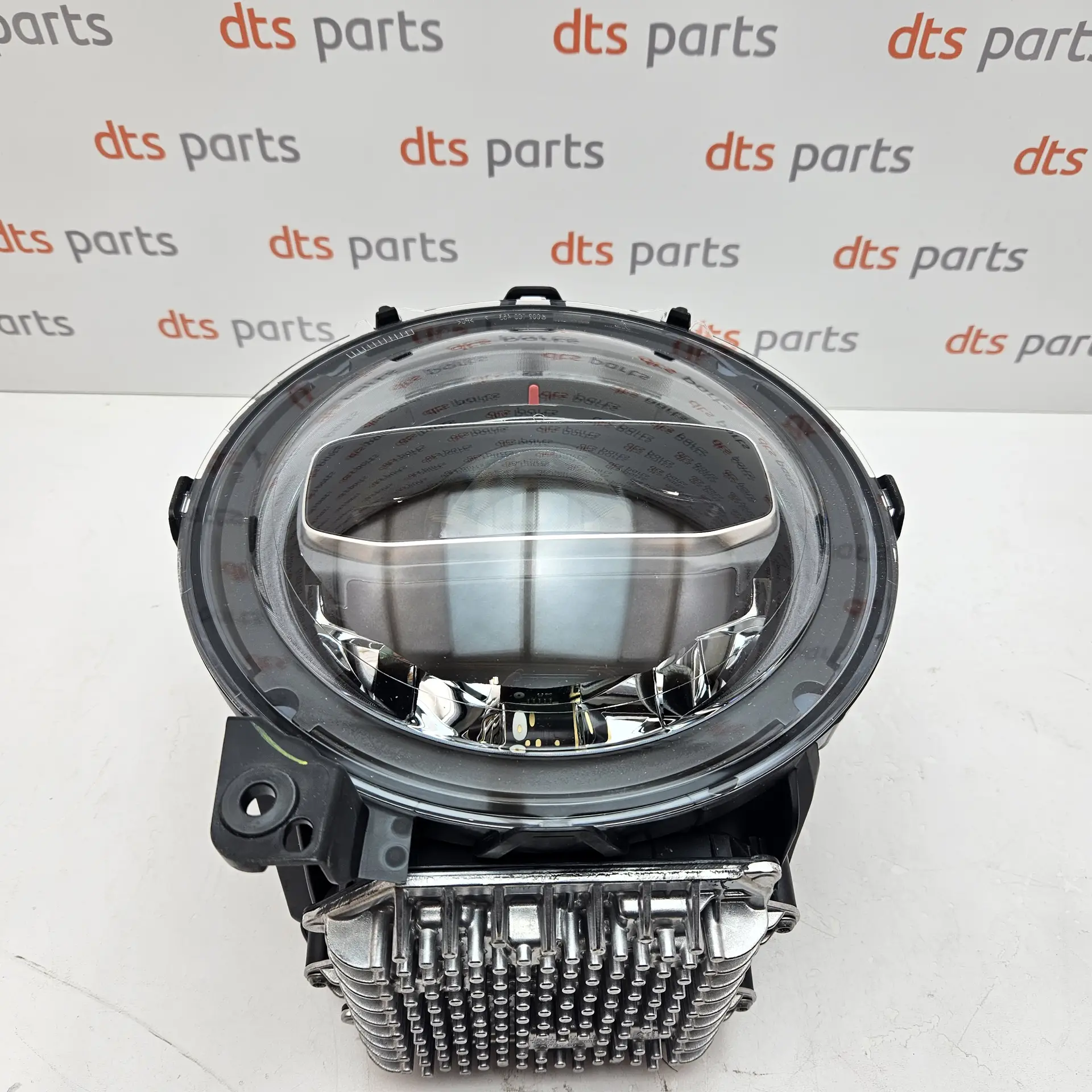 OEM Jeep K55112881AG – Front left headlight