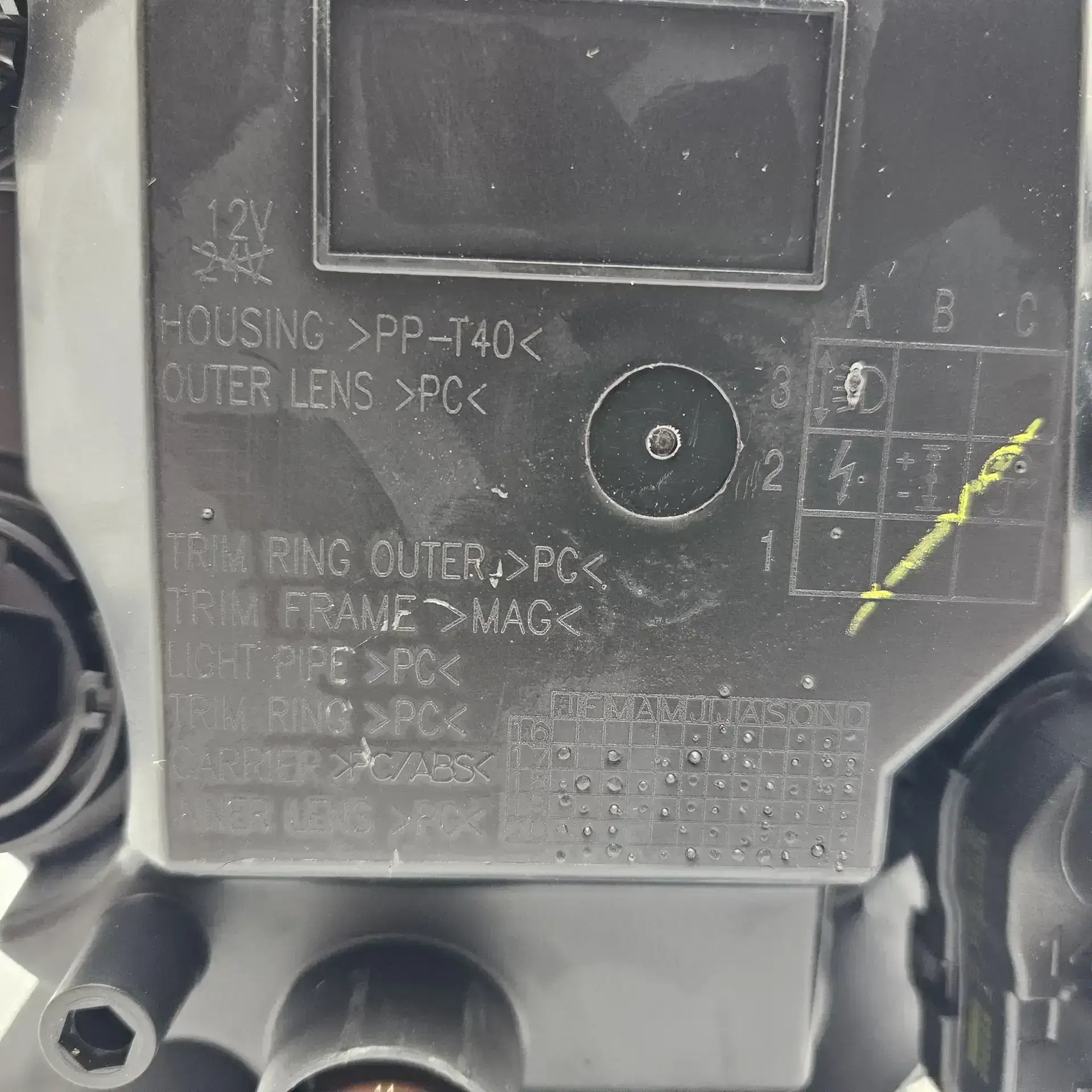 OEM Jeep K55112881AG – Front left headlight