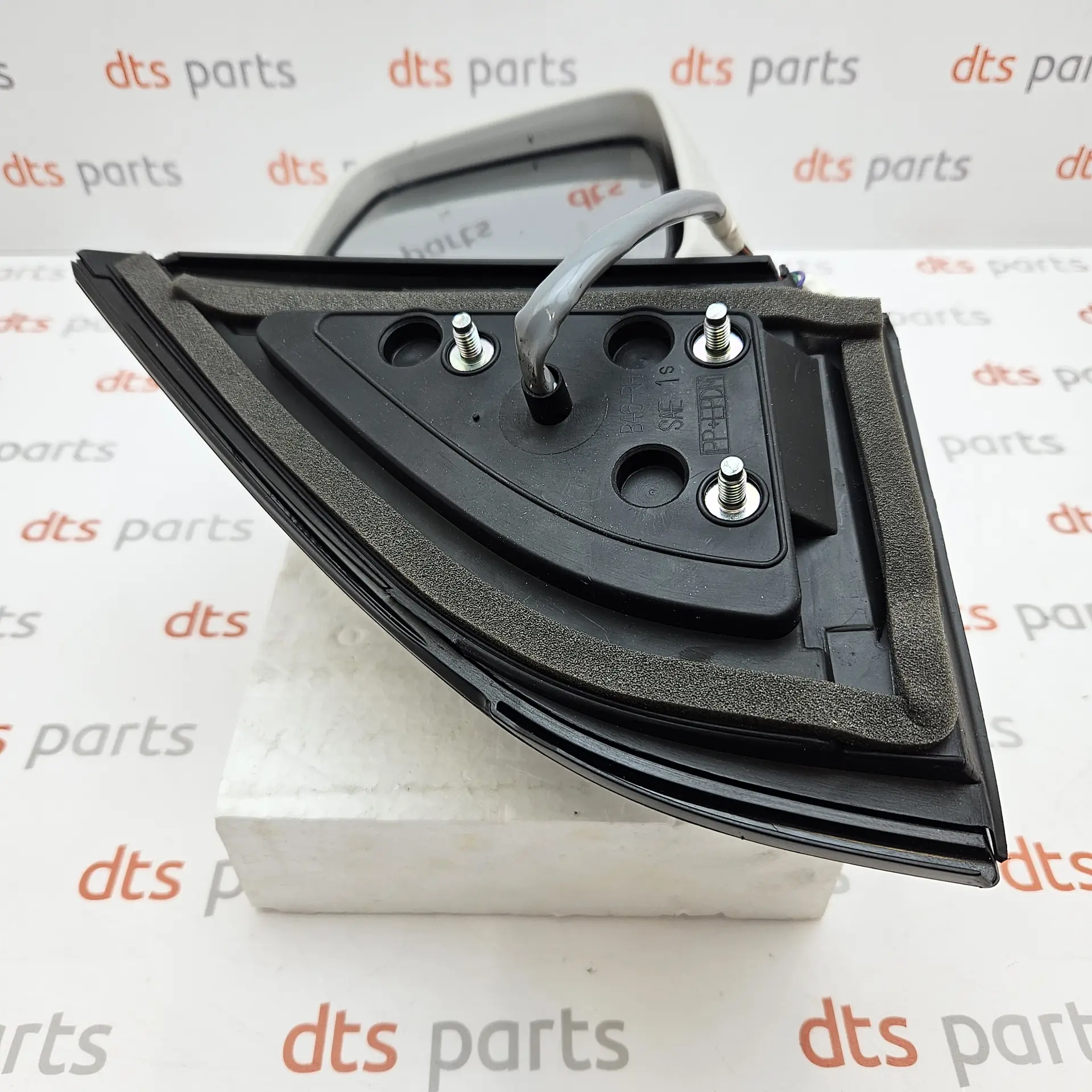 OEM Nissan K6301EQ04C – Right rear view mirror