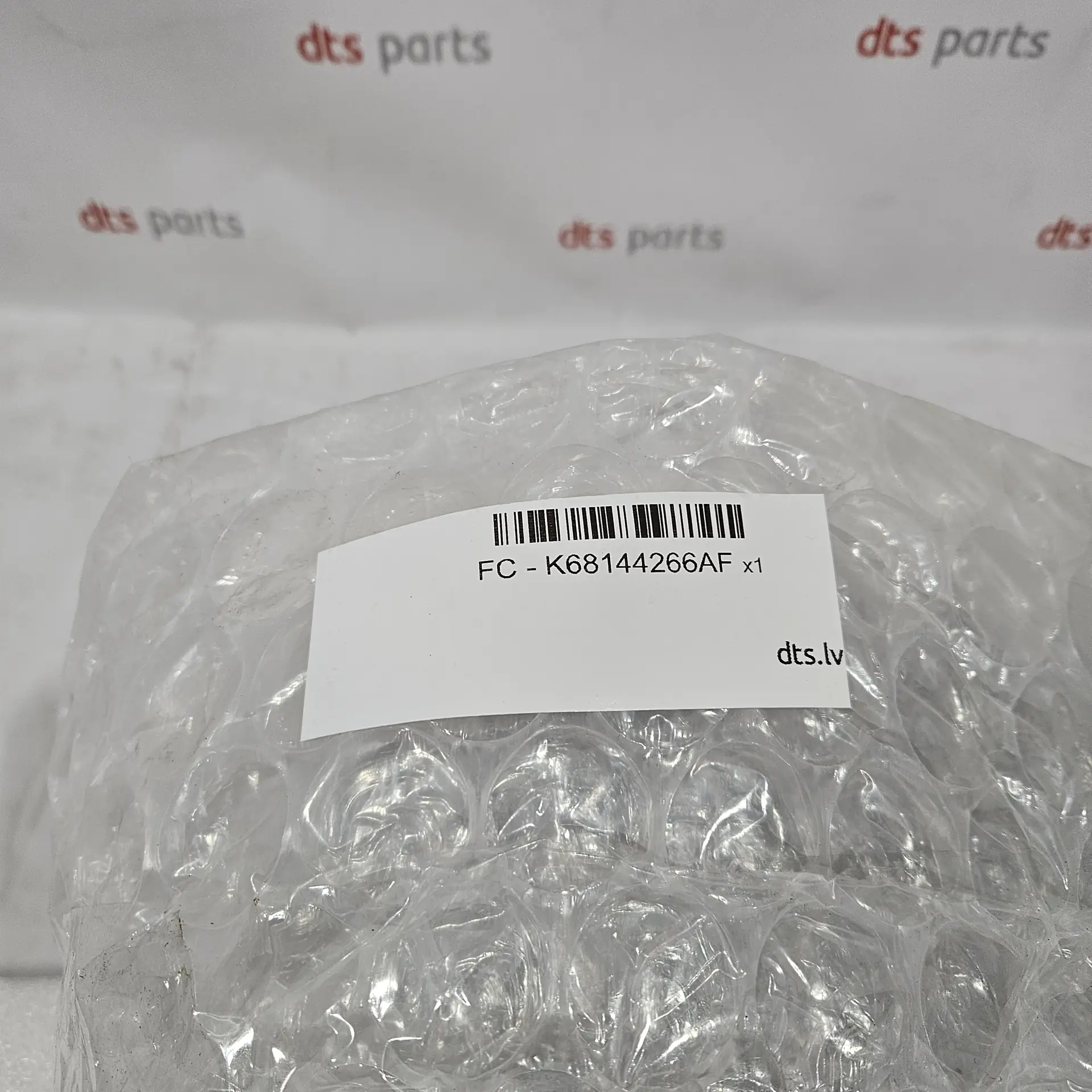 OEM FCA K68144266AF – Right side step