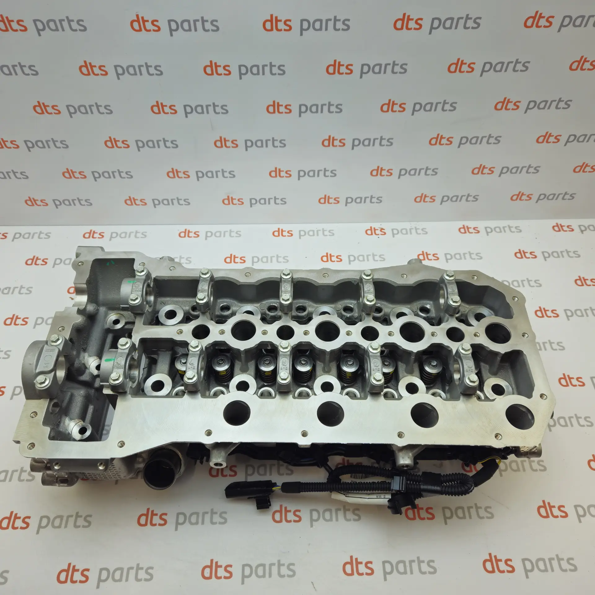OEM Land Rover LR023009 – Genuine Cylinder Head Range Rover IV V8 DIESEL