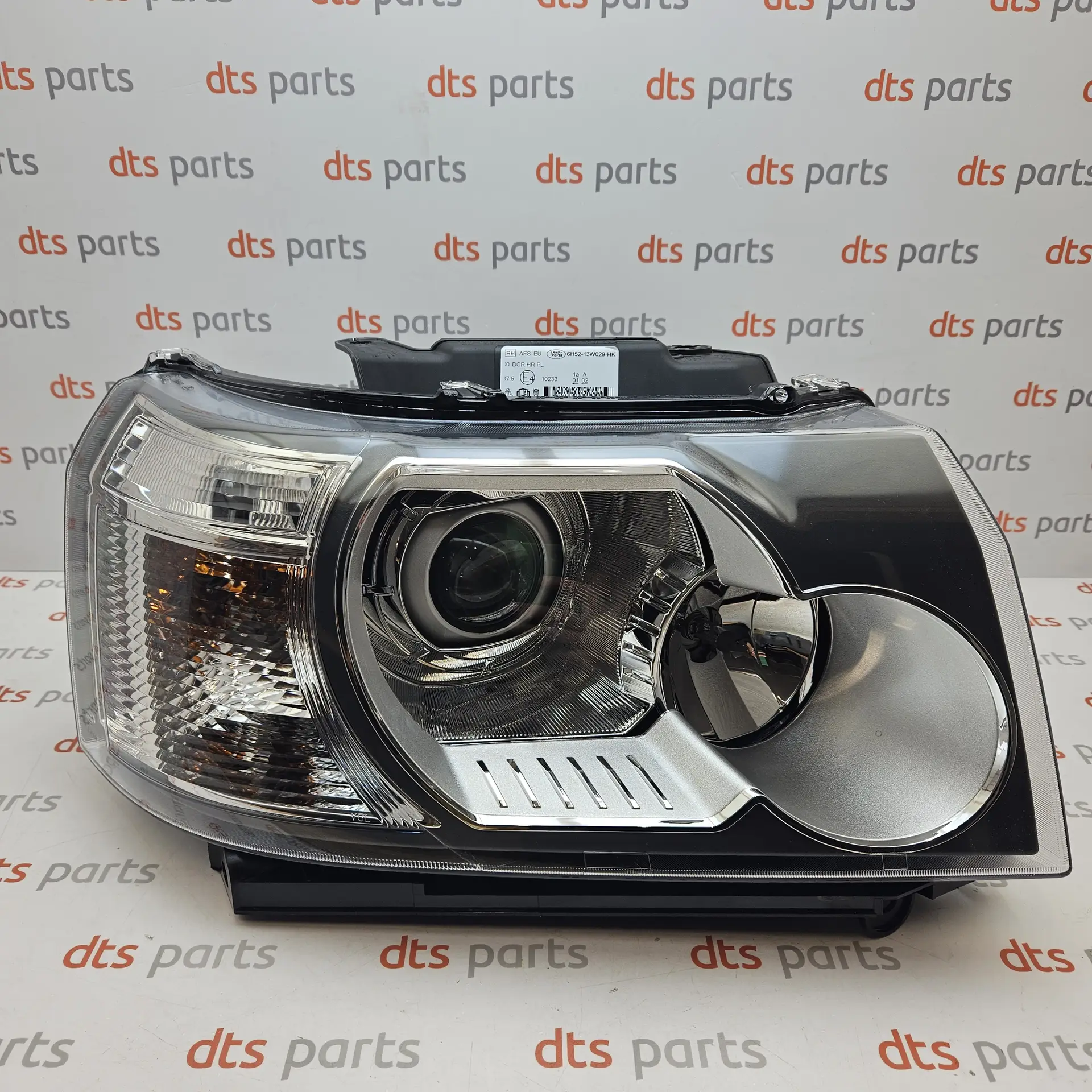 OEM Land Rover LR057299 – Front right healight