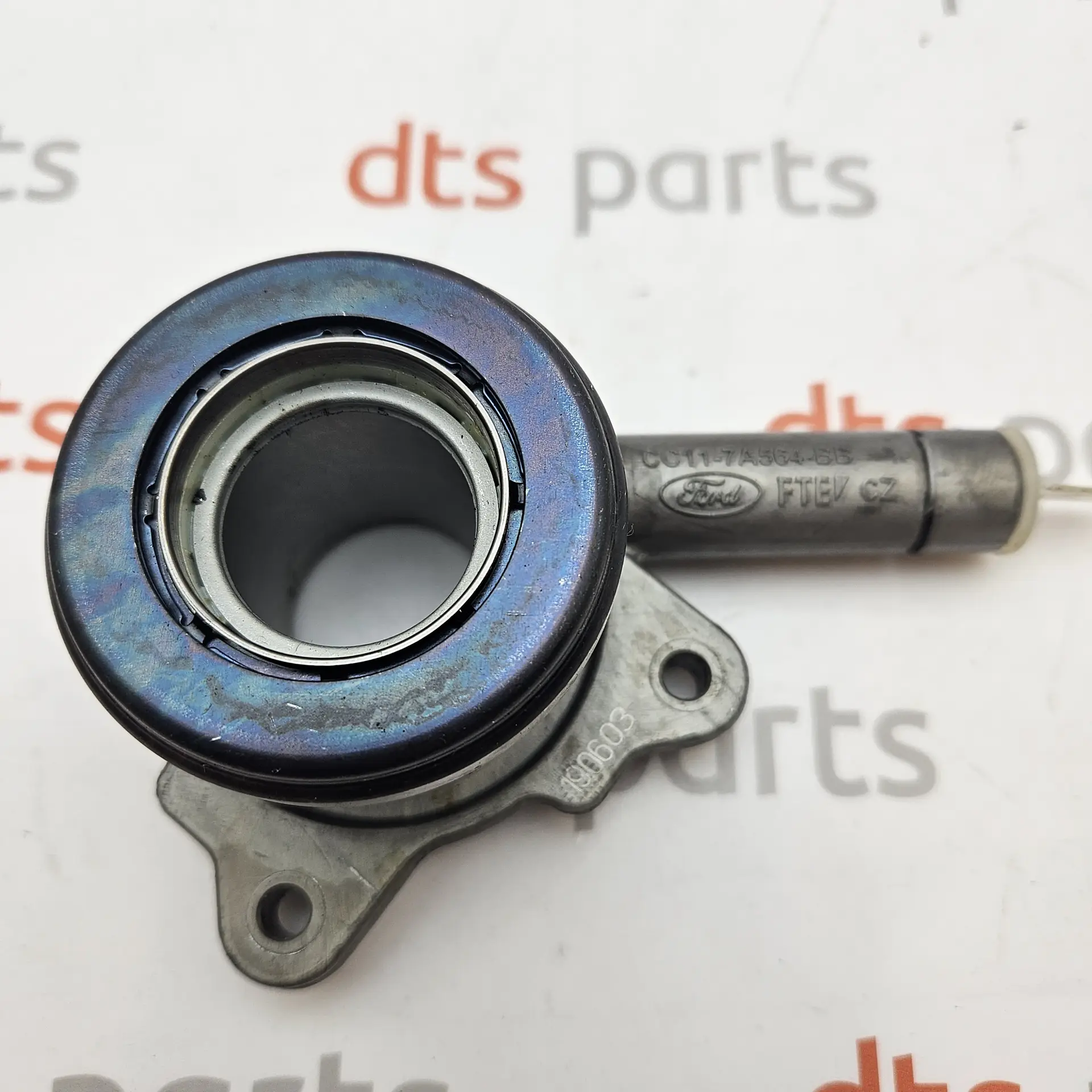 OEM Land Rover LR068979 – Clutch slave cylinder kit DEFENDER 2007