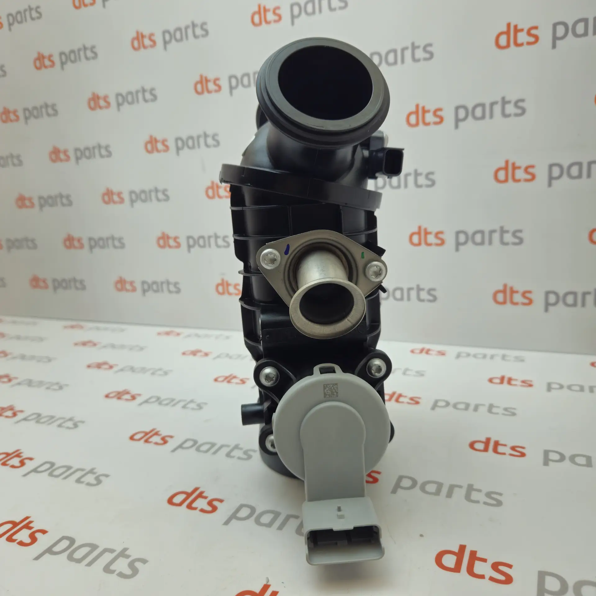 OEM Land Rover LR078546 – Throttle body and motor housing