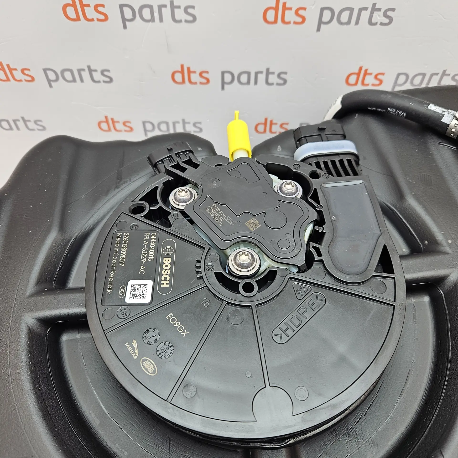 OEM Land Rover LR084675 – Tank and Sender Unit for Diesel Exhaust Fluid (DEF)