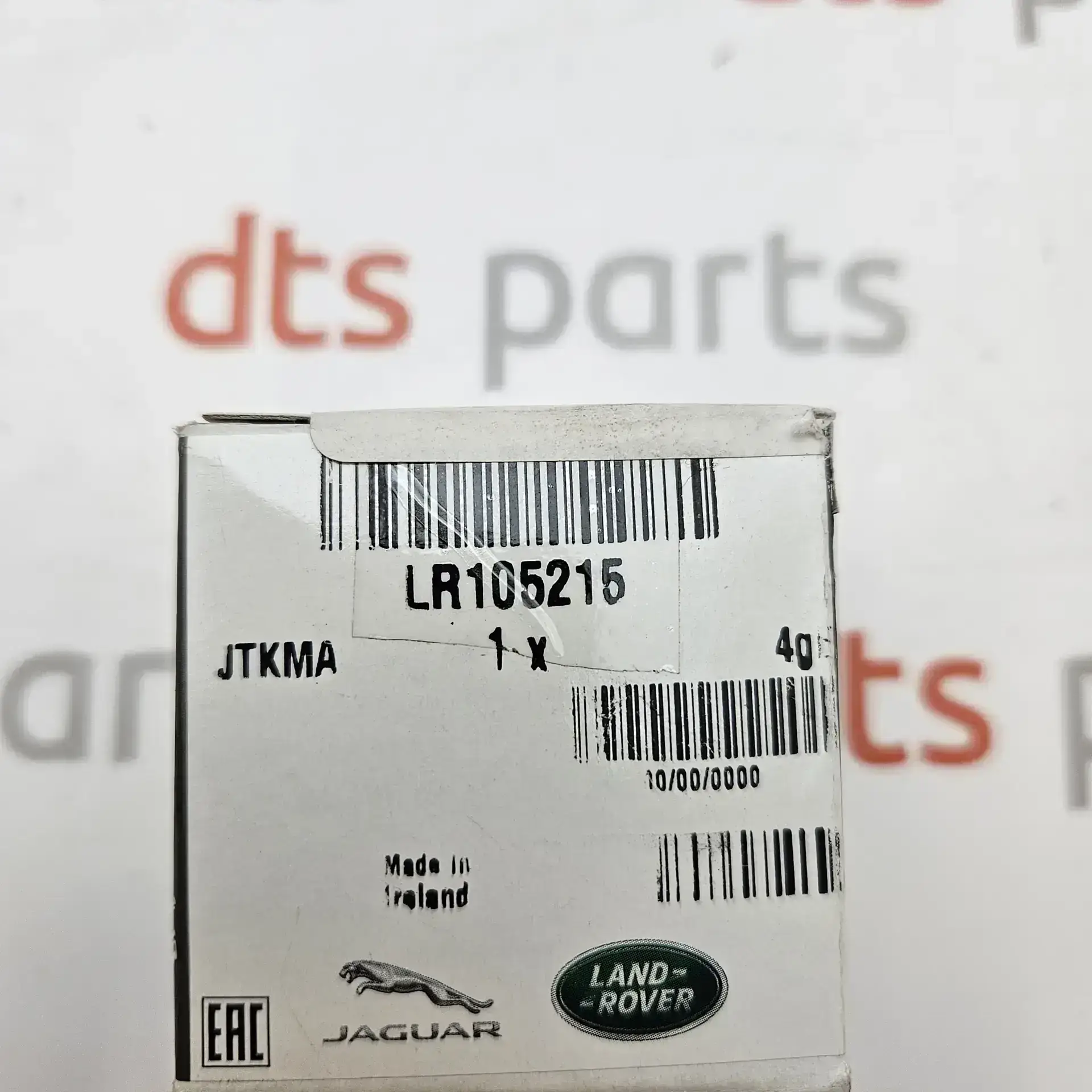OEM Land Rover LR105215 – Rear view camera