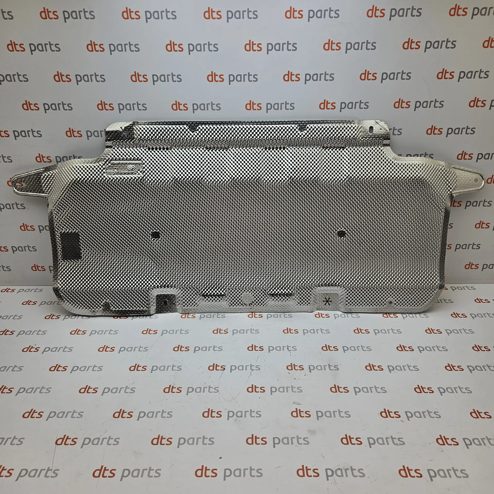 OEM Land Rover LR106457 – Rear exhaust pipe / silencer heat shield plate